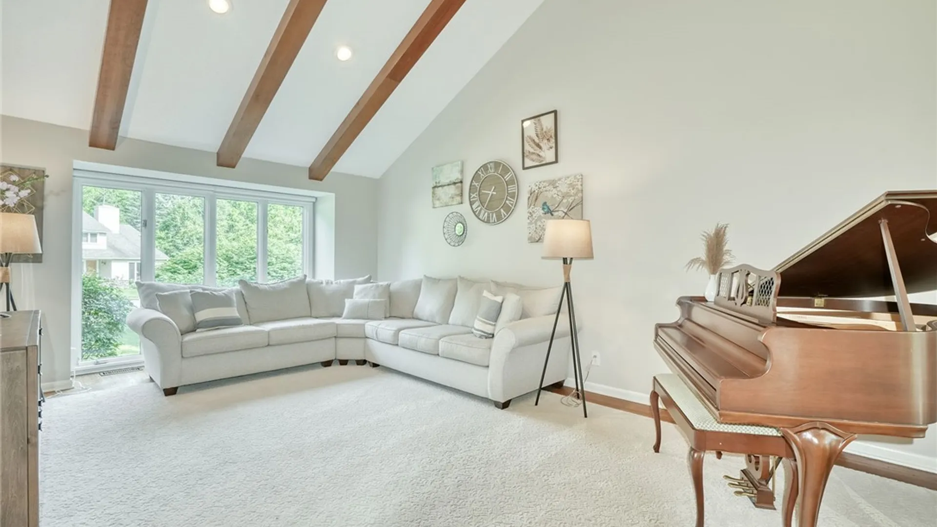 Property at 6 Millwood Court, Pittsford, NY 14534 3