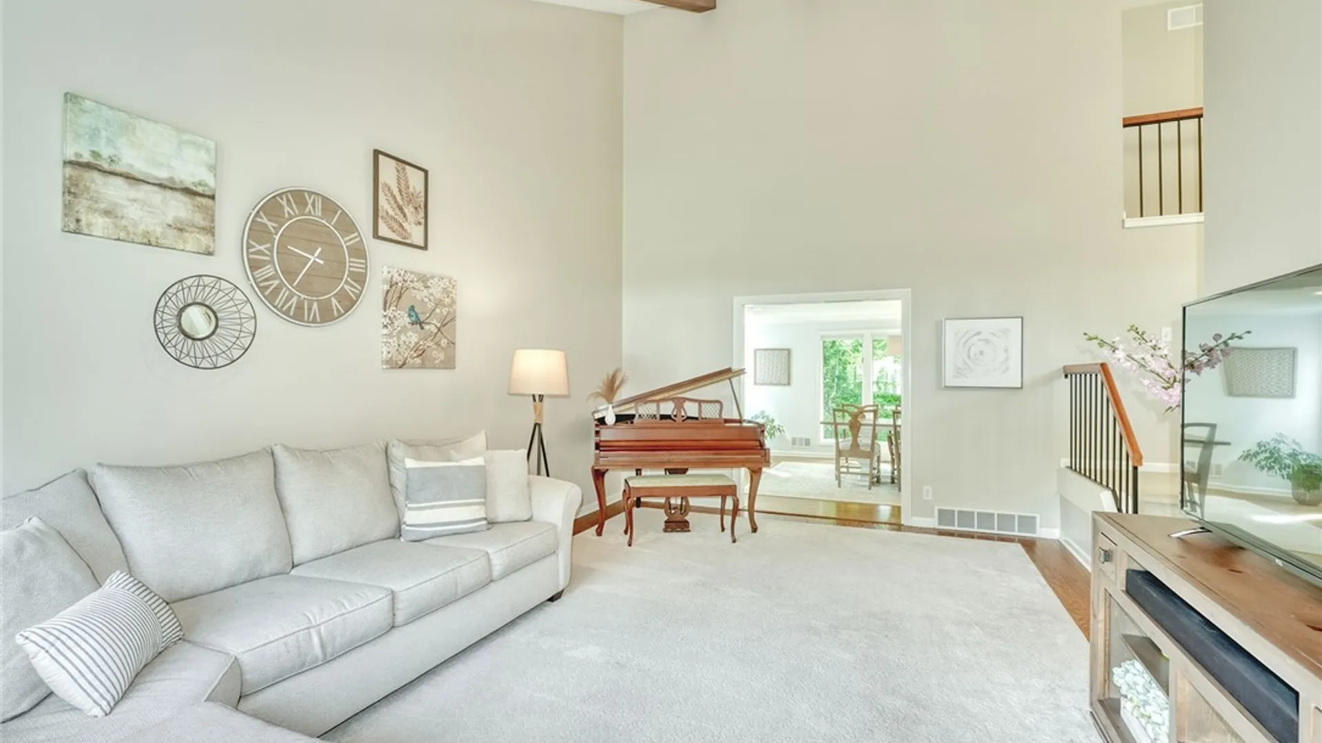 Property at 6 Millwood Court, Pittsford, NY 14534 8
