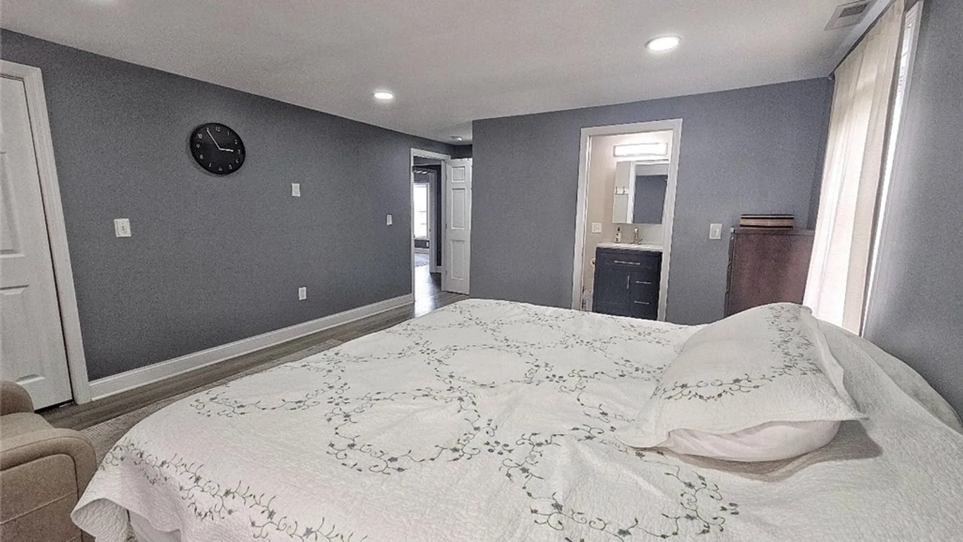 Property at 7 Lindbergh Court, Cheektowaga, NY 14225 12