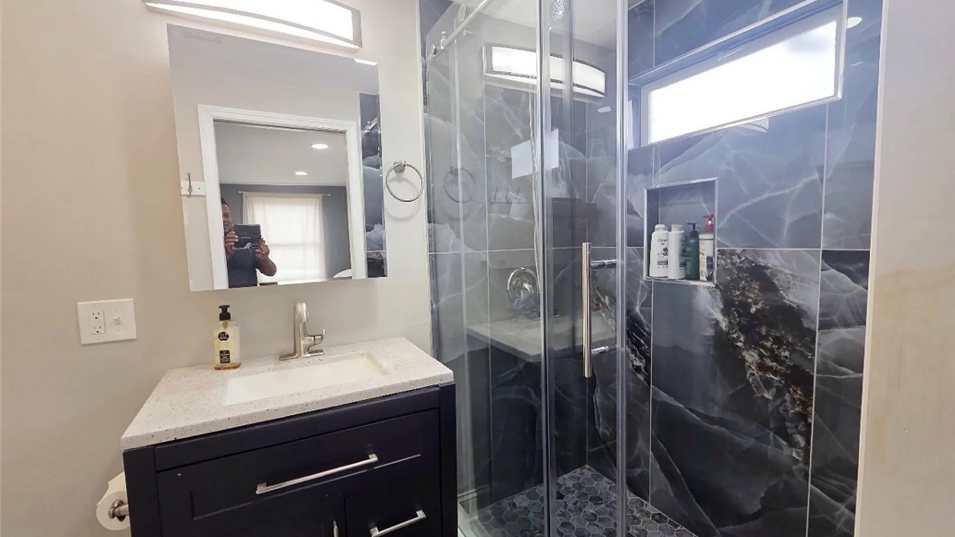 Property at 7 Lindbergh Court, Cheektowaga, NY 14225 14