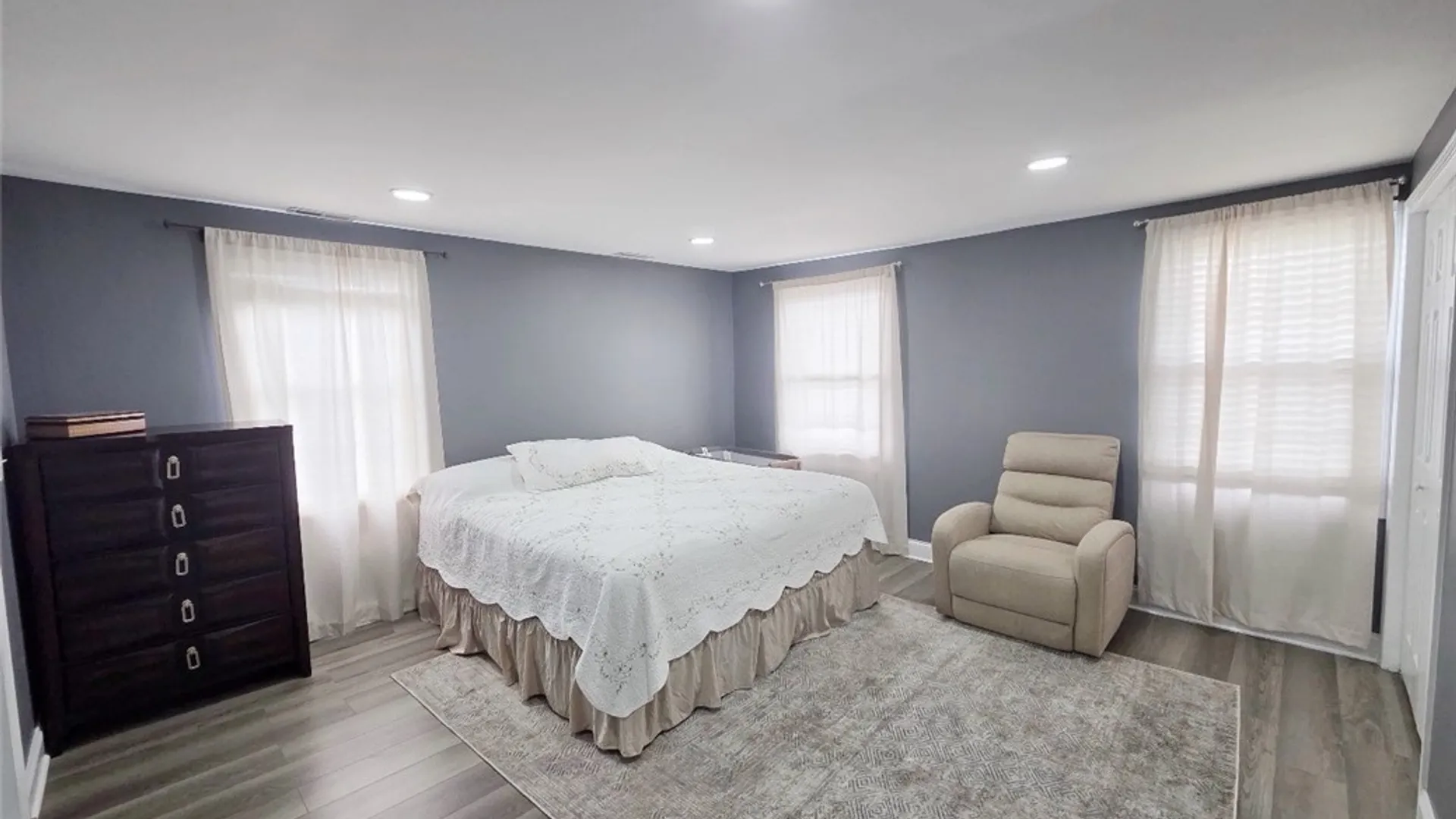 Property at 7 Lindbergh Court, Cheektowaga, NY 14225 15