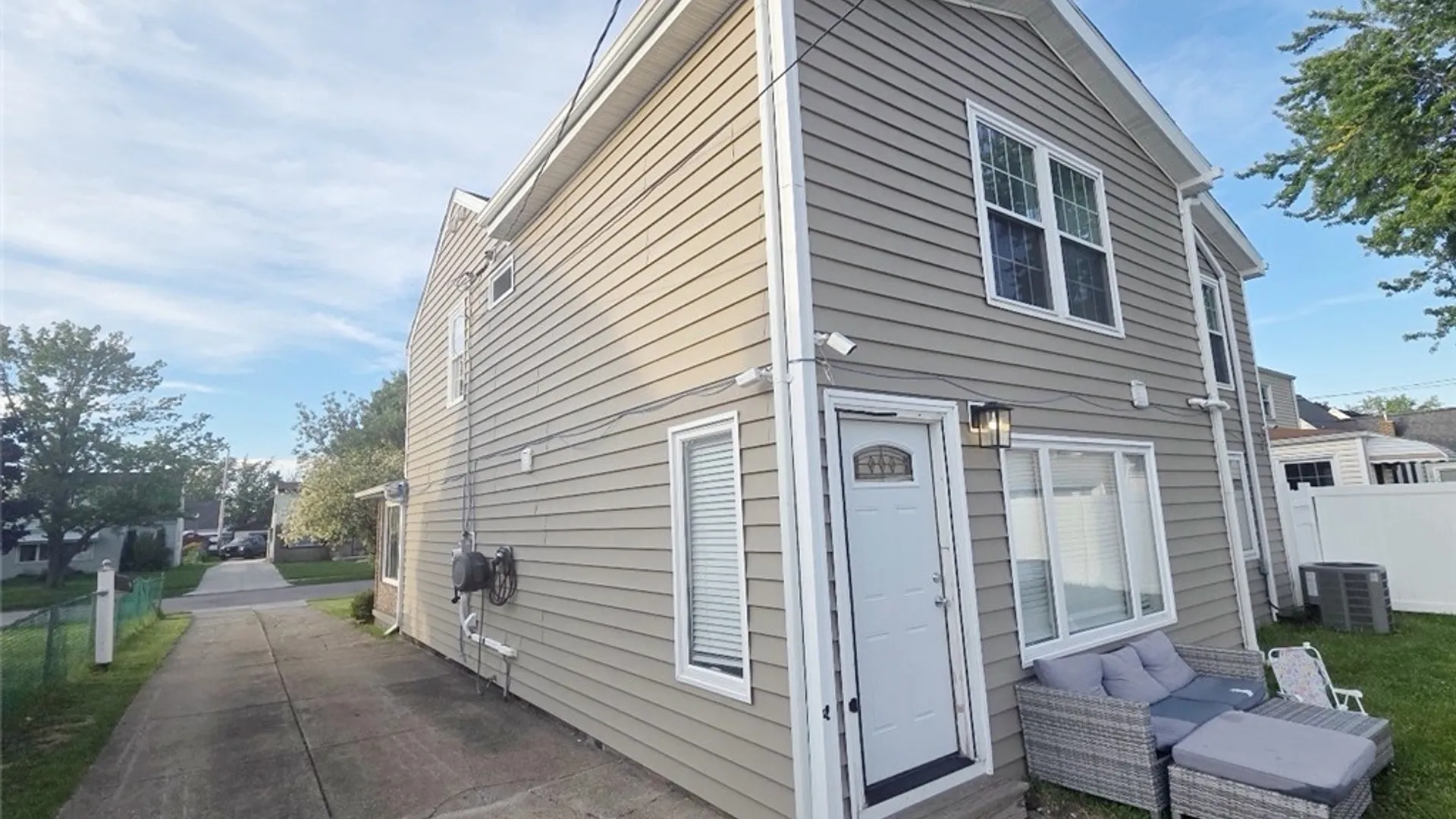 Property at 7 Lindbergh Court, Cheektowaga, NY 14225 3