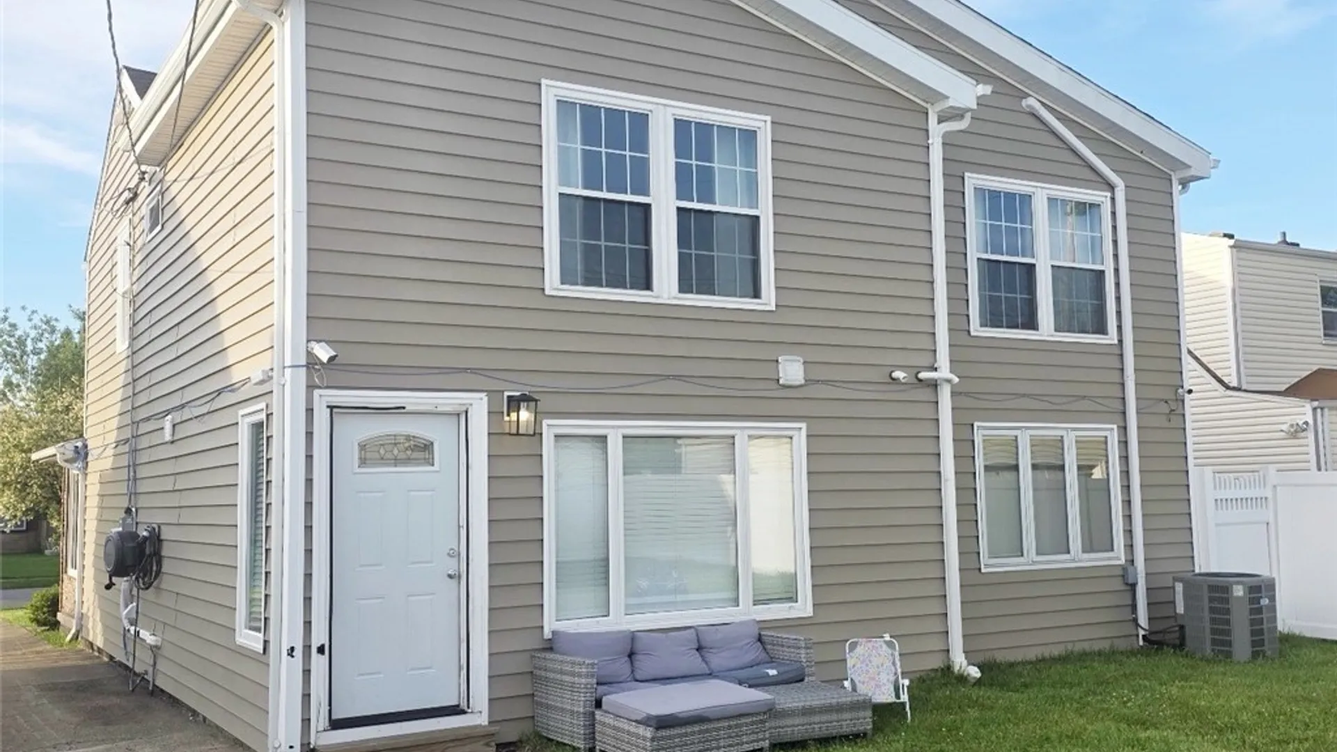 Property at 7 Lindbergh Court, Cheektowaga, NY 14225 5