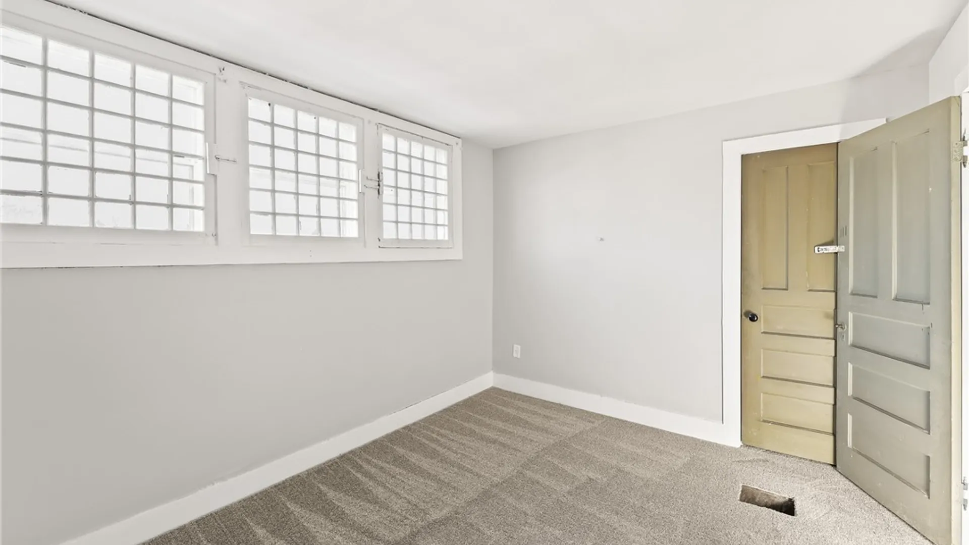 Property at 834 Elmwood Avenue, Buffalo, NY 14222 44