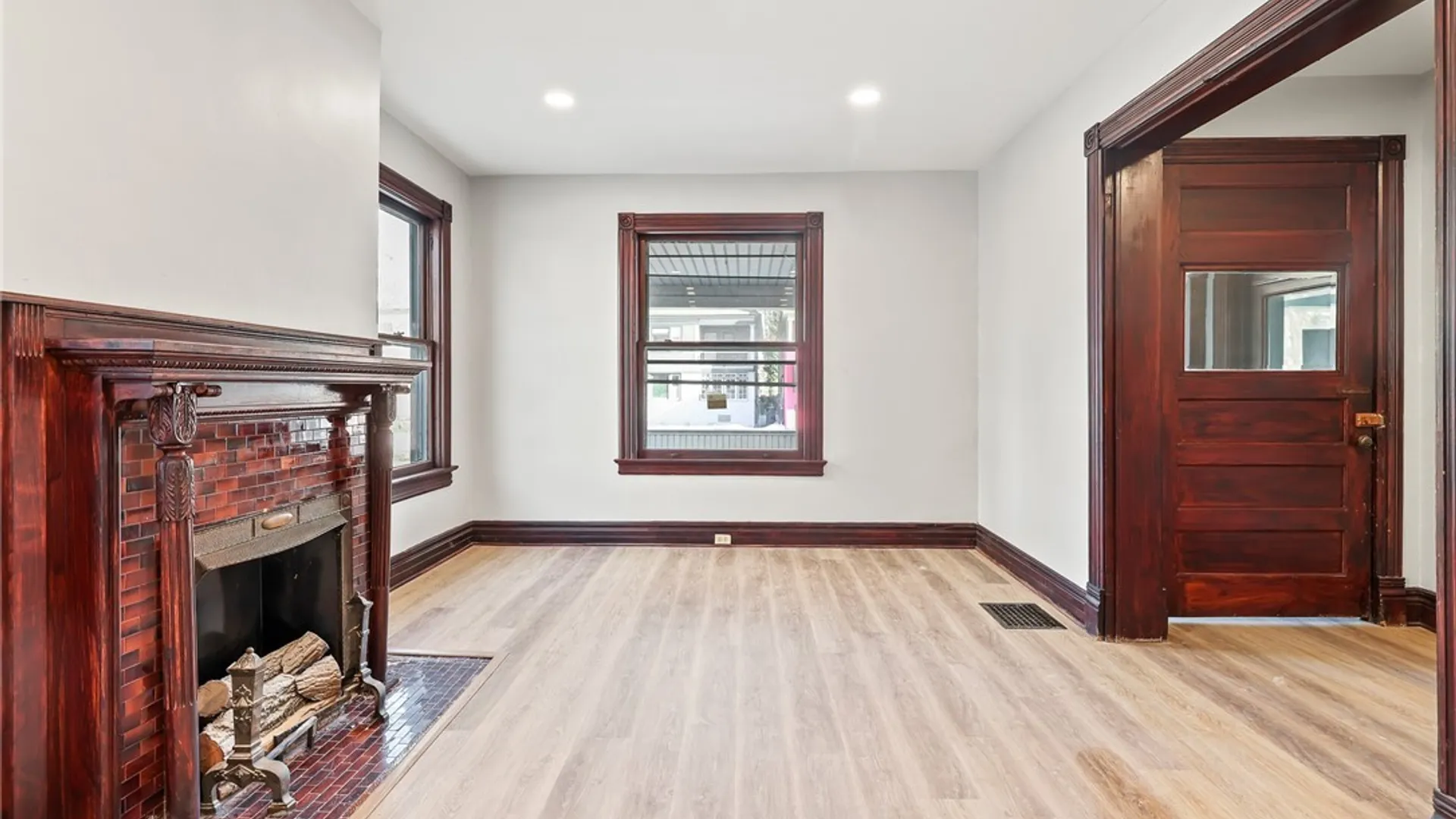 Property at 834 Elmwood Avenue, Buffalo, NY 14222 8