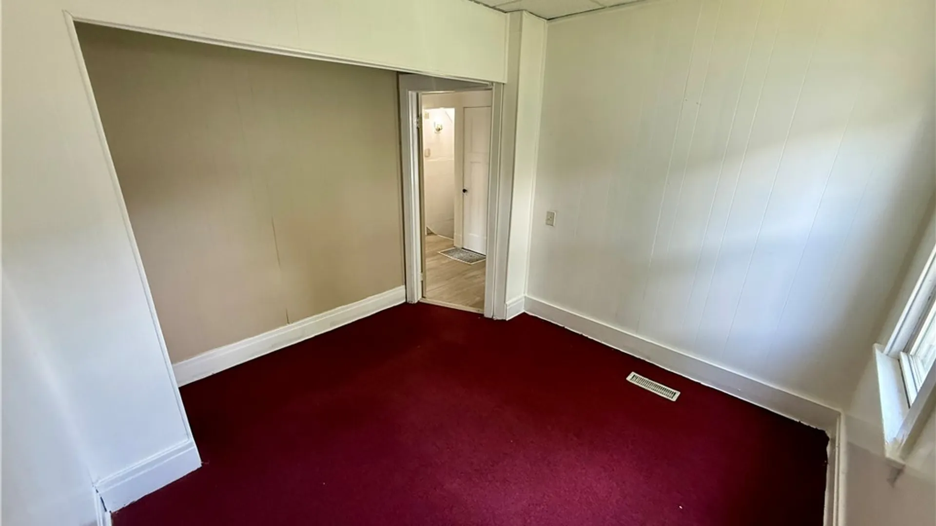 Property at 24 Amsterdam Avenue, Buffalo, NY 14215 14