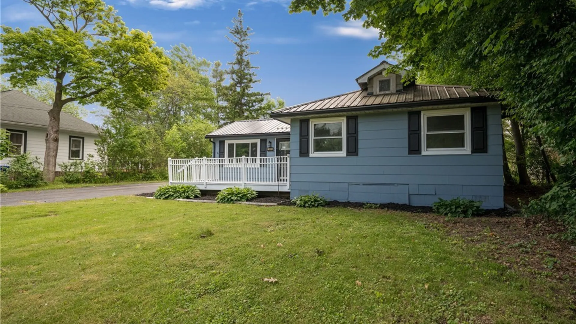 Property at 2605 Hakanaw Avenue, Hamburg, NY 14075 2
