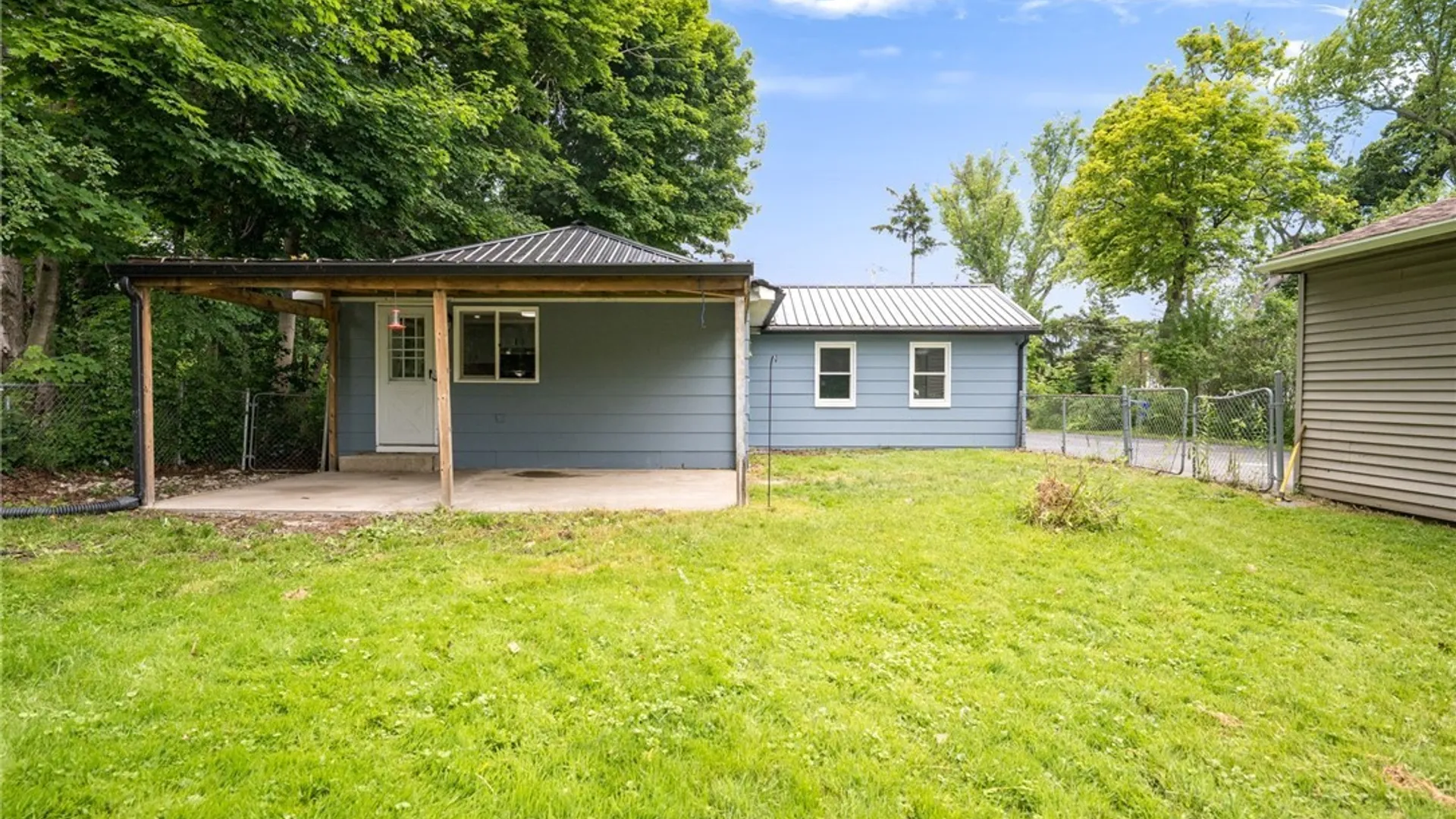 Property at 2605 Hakanaw Avenue, Hamburg, NY 14075 8