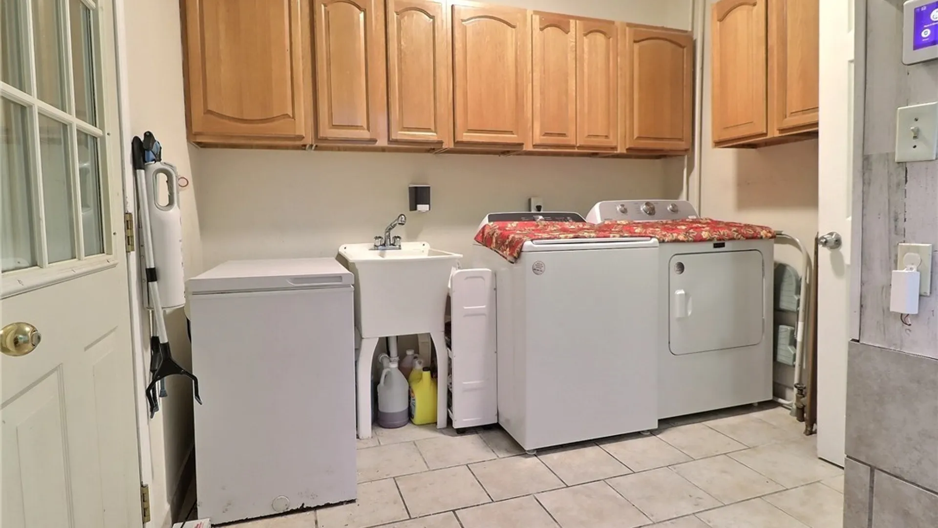 Property at 19 Jewett Place, Utica, NY 13501 33