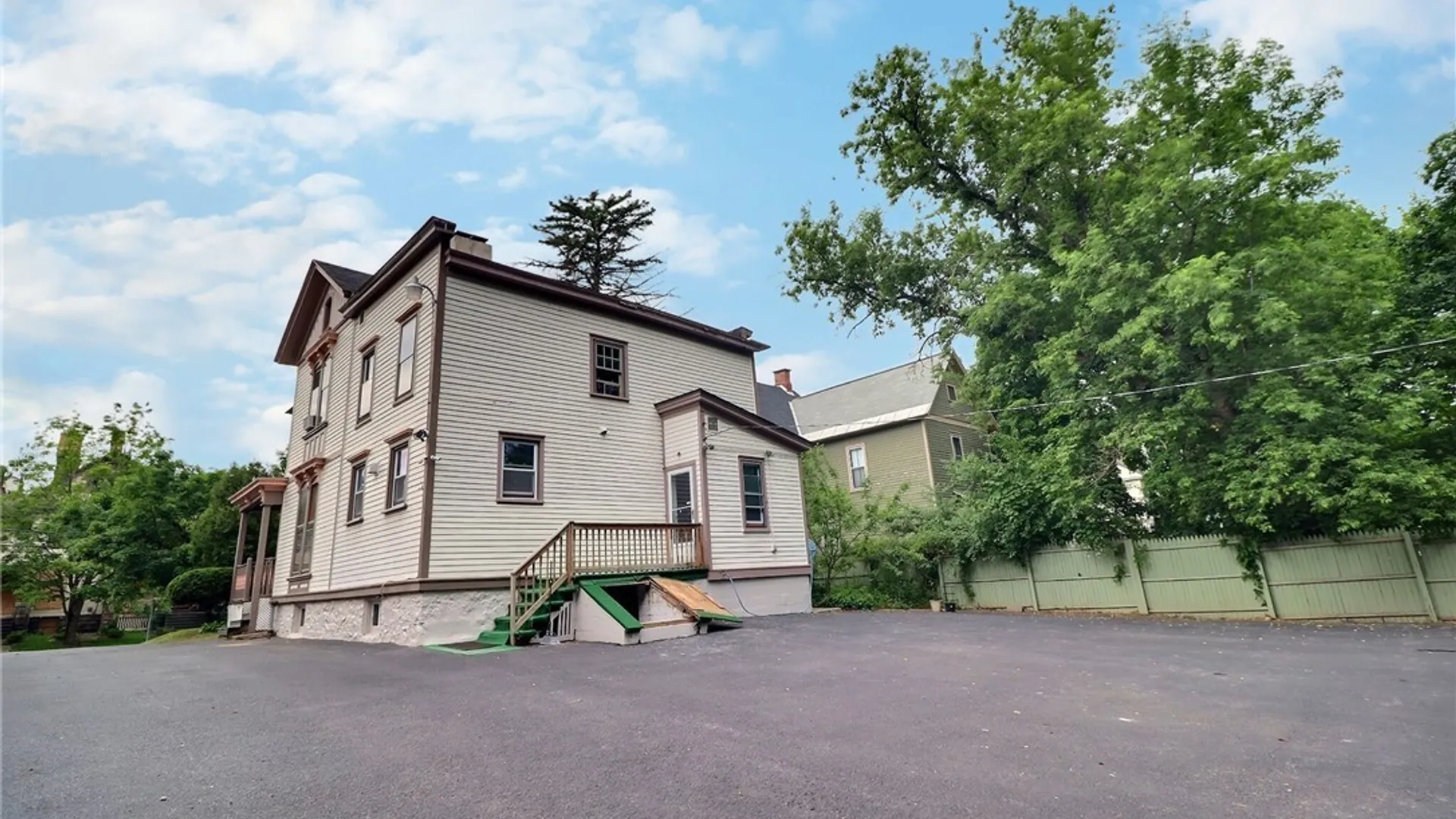Property at 19 Jewett Place, Utica, NY 13501 4
