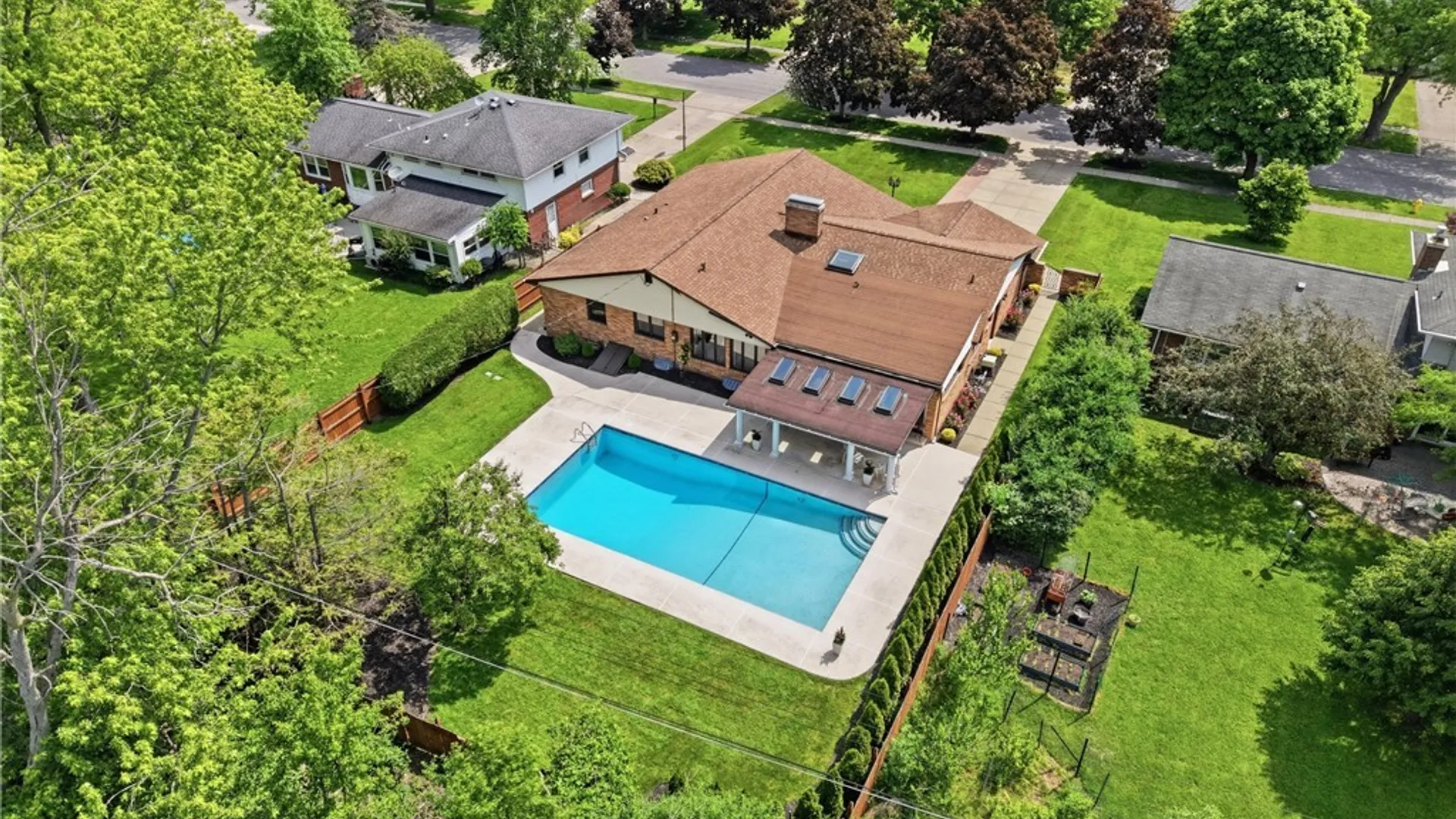 Property at 56 Tristan Lane, Amherst, NY 14221 45