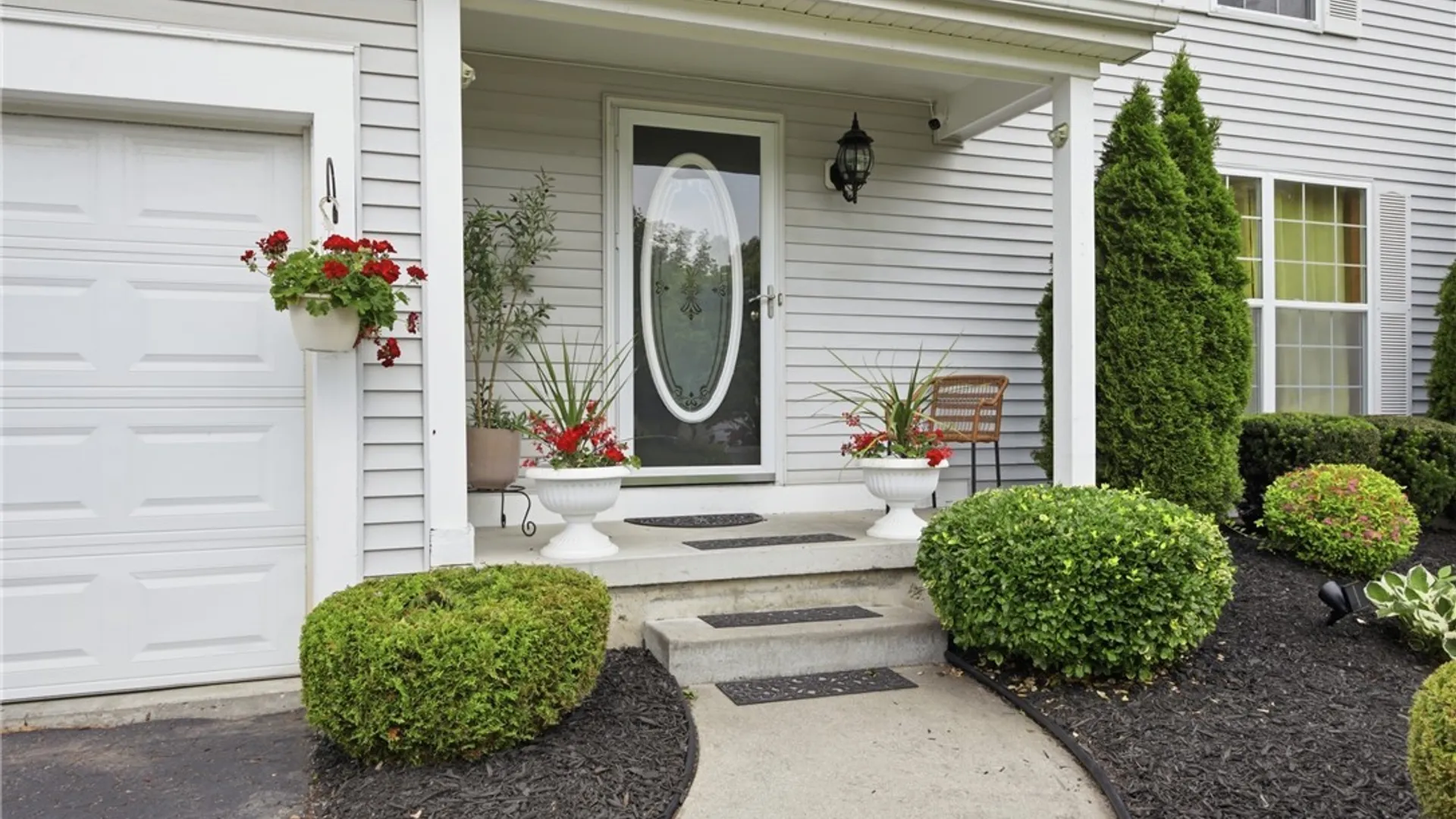 Property at 14 Hitching Post Lane, Amherst, NY 14228 3