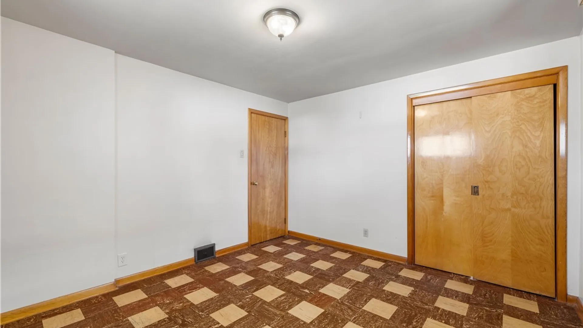 Property at 2750 Niagara Street, Niagara Falls, NY 14303 16