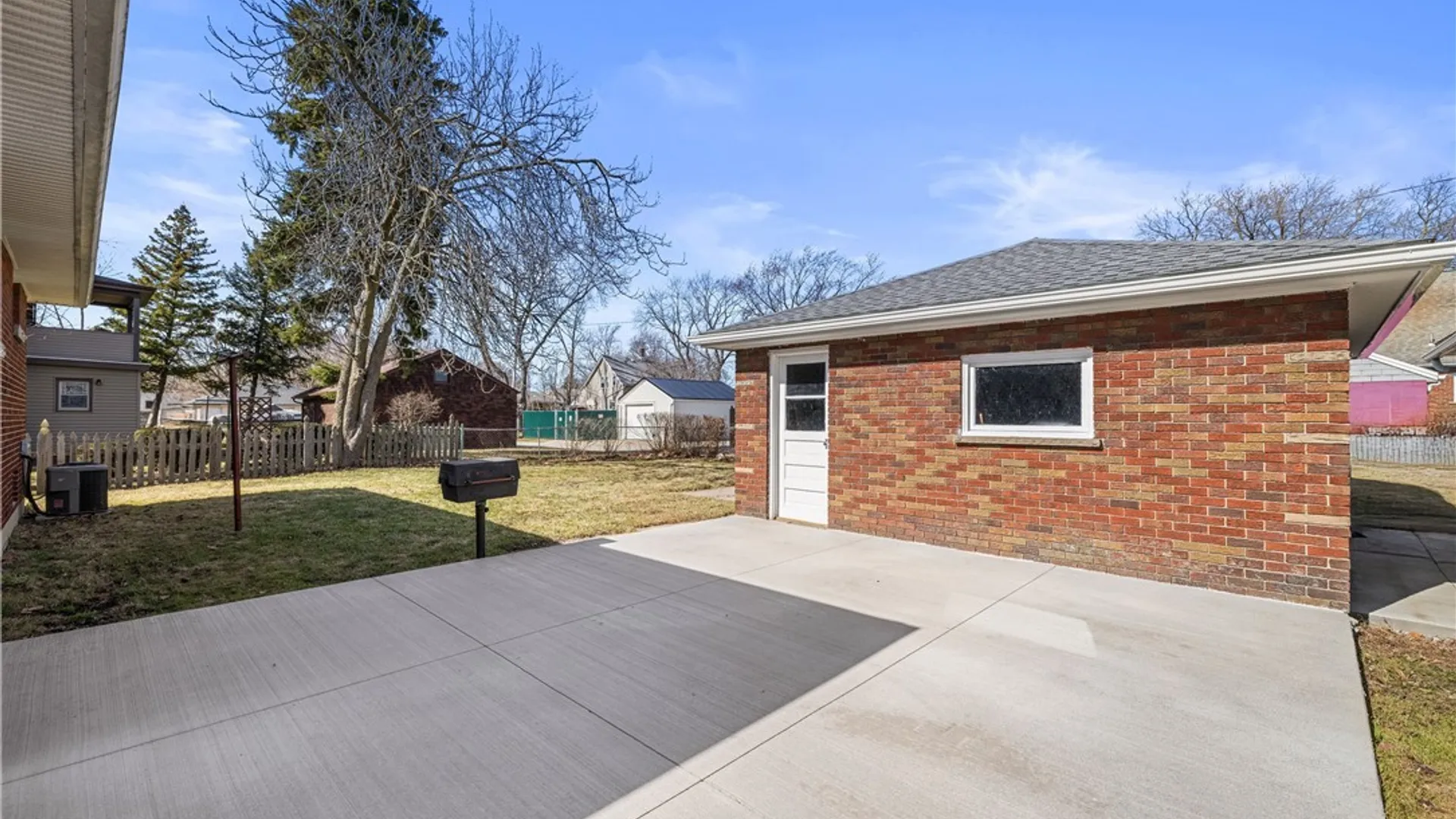 Property at 2750 Niagara Street, Niagara Falls, NY 14303 4