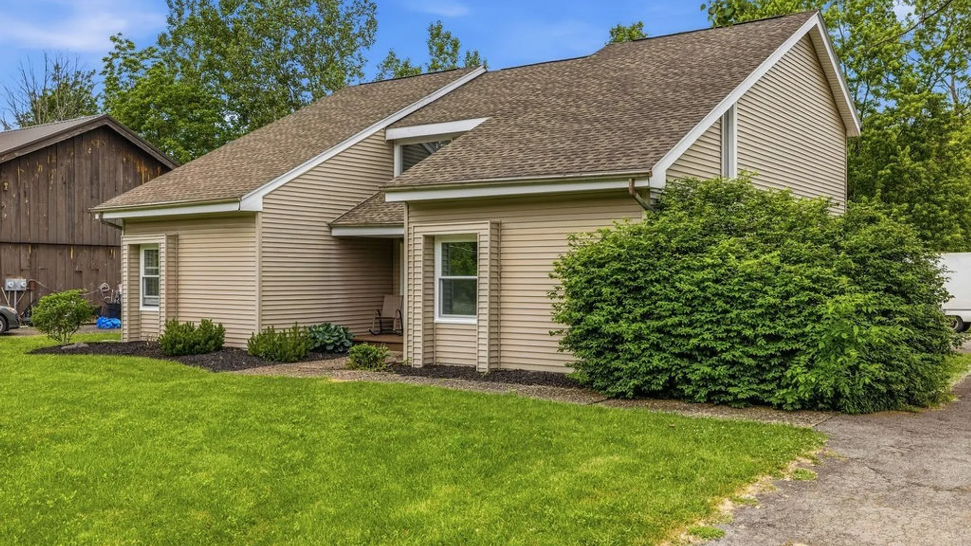 Property at 881-883 Pletcher Road, Lewiston, NY 14174 2