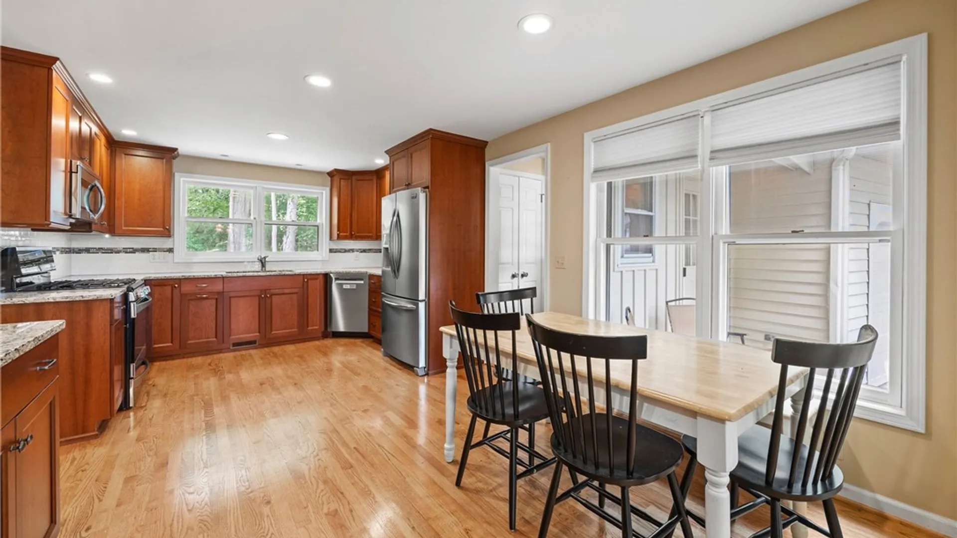 Property at 32 Summit Oaks, Pittsford, NY 14534 11