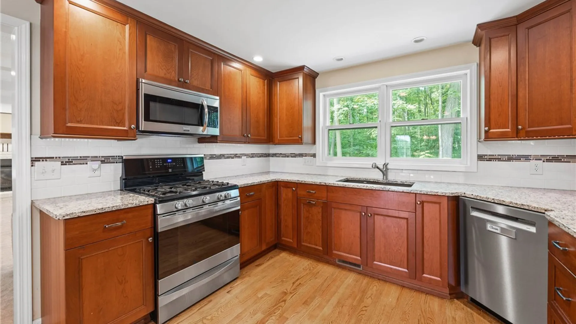 Property at 32 Summit Oaks, Pittsford, NY 14534 12