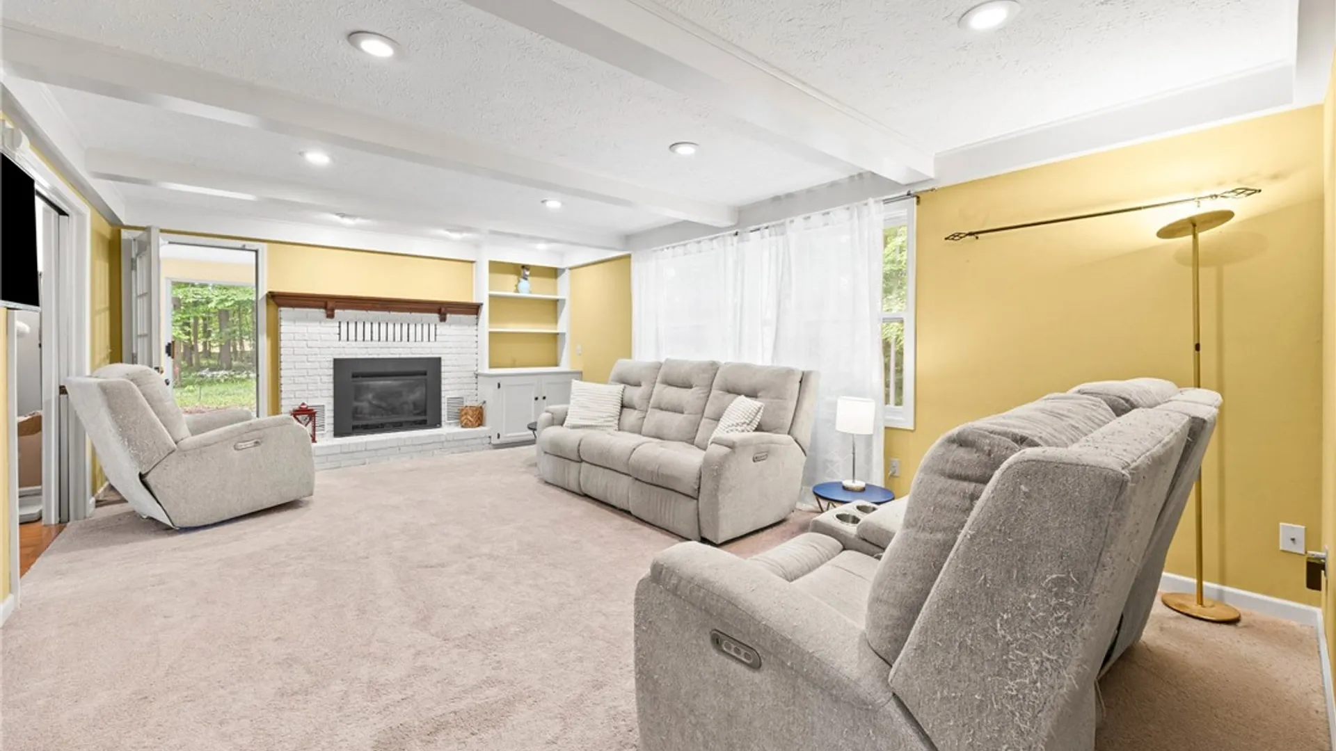 Property at 32 Summit Oaks, Pittsford, NY 14534 15