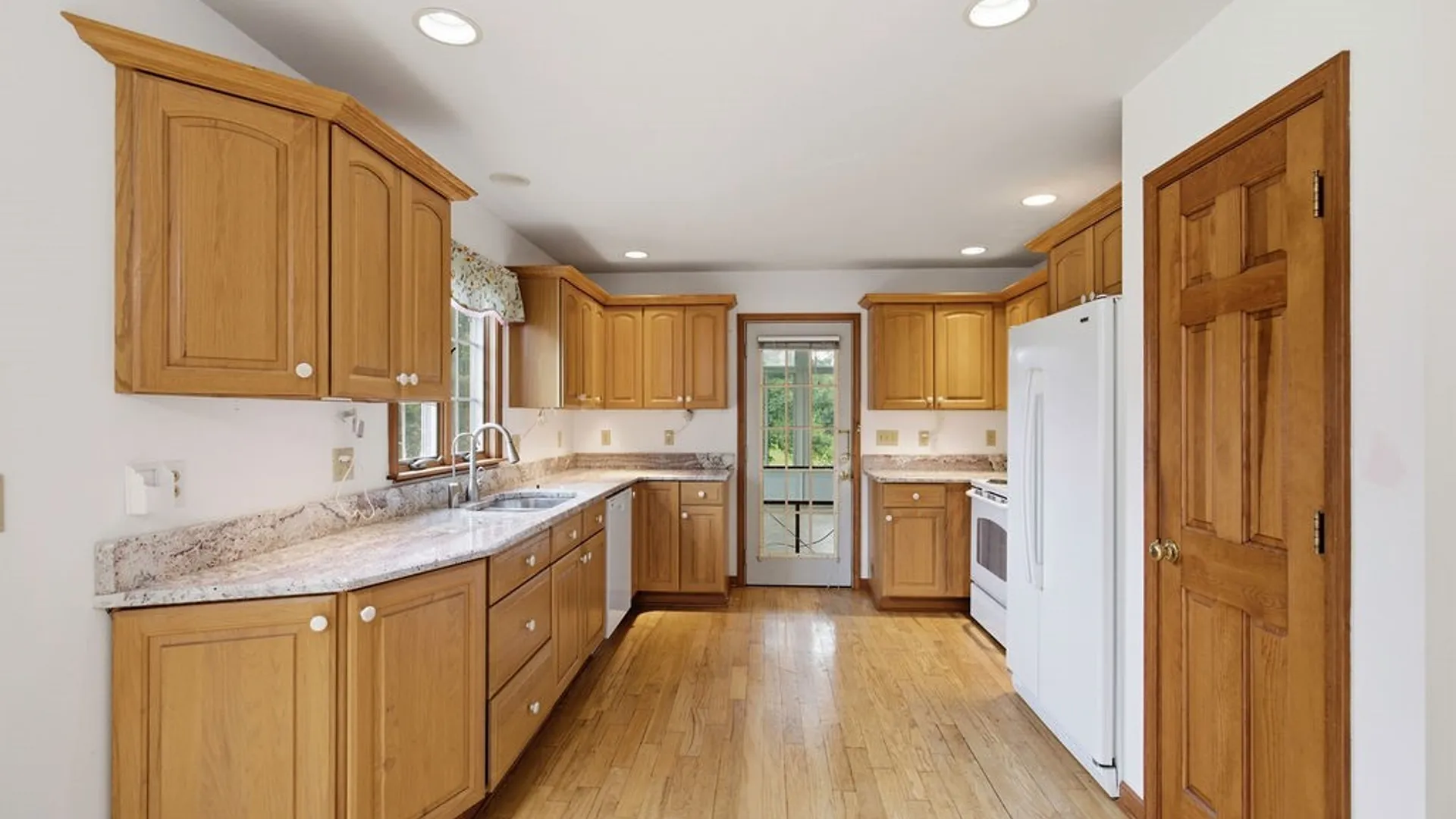 Property at 8413 Sugar Pine Circle, Clay, NY 13090 10