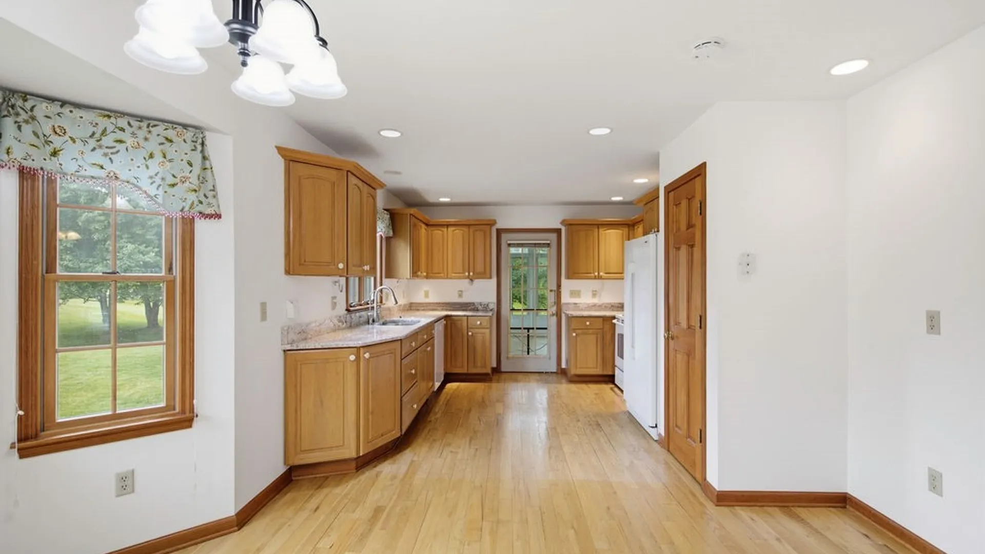 Property at 8413 Sugar Pine Circle, Clay, NY 13090 11