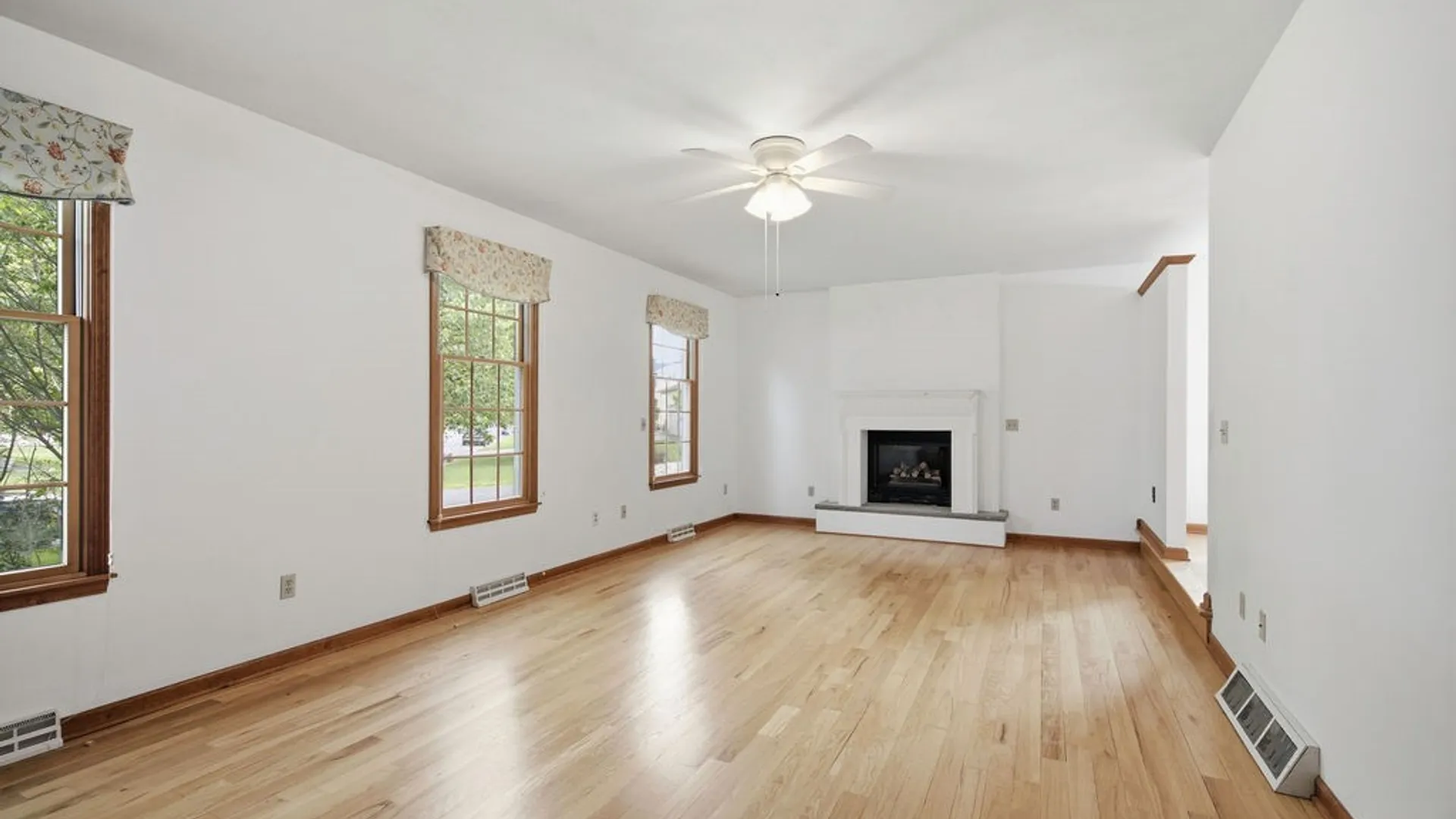 Property at 8413 Sugar Pine Circle, Clay, NY 13090 20