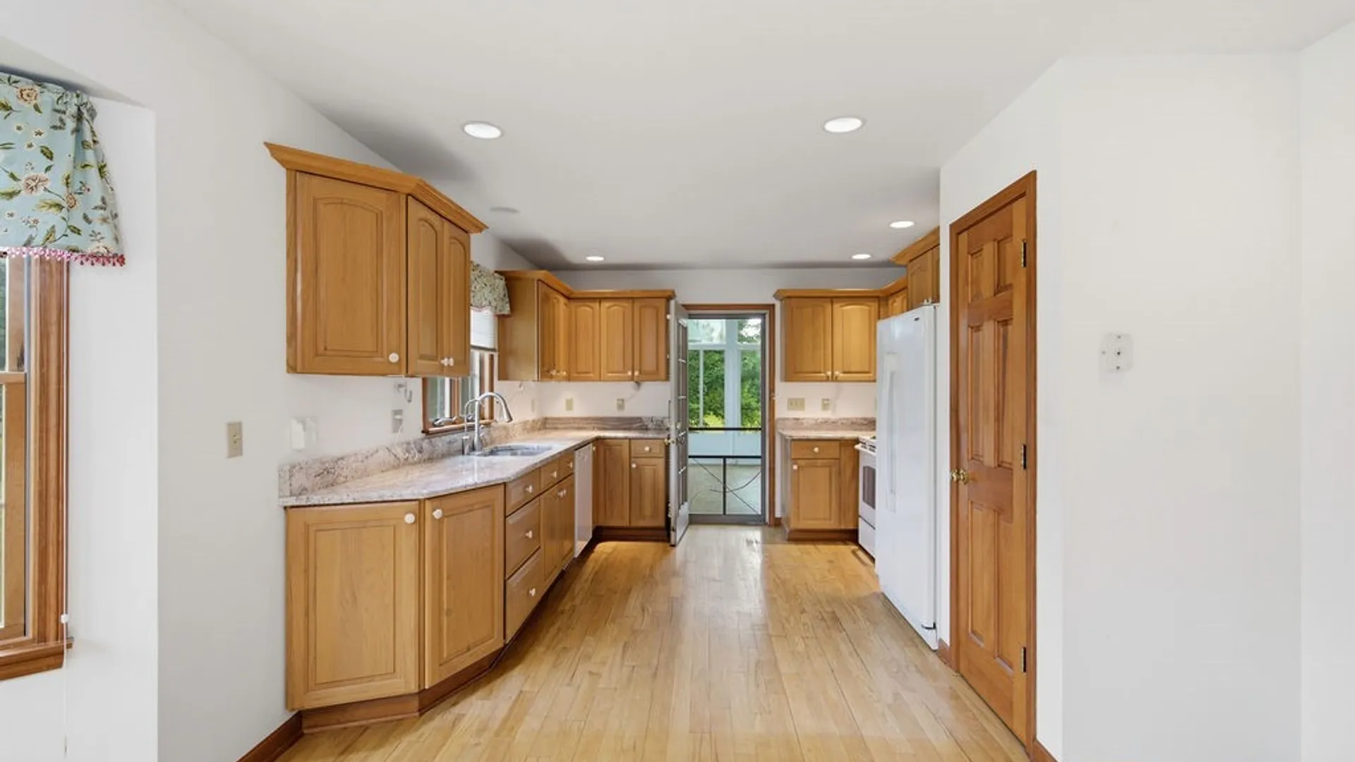 Property at 8413 Sugar Pine Circle, Clay, NY 13090 9