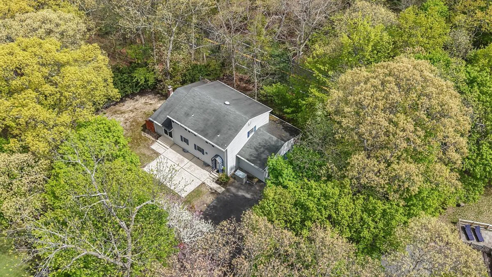 Property at 214 Landing Avenue, Smithtown, NY 11787 10