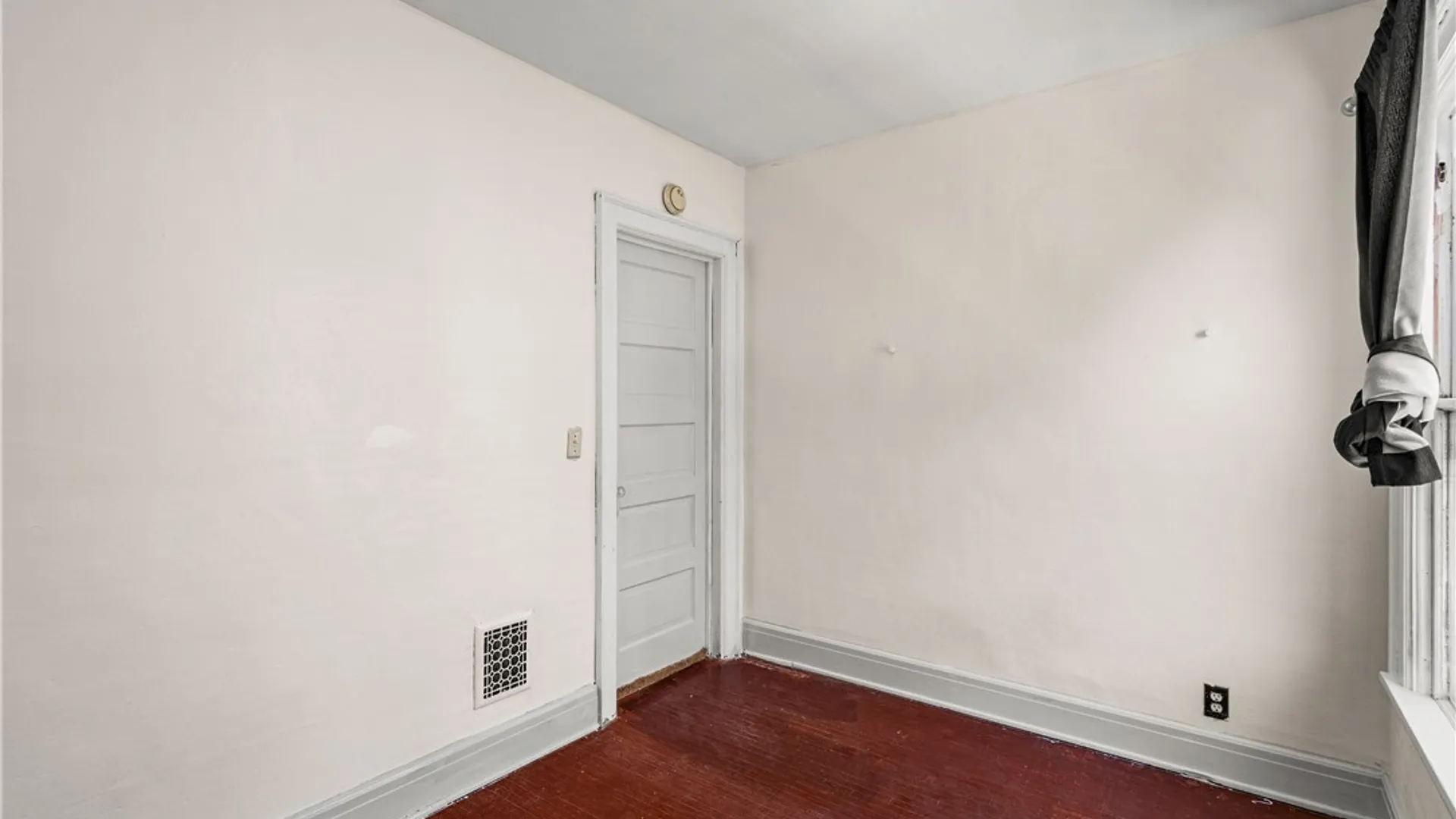 Property at 213 Keystone Street, Buffalo, NY 14211 14