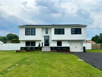 4961 Windgate Road, Clay, NY 13088