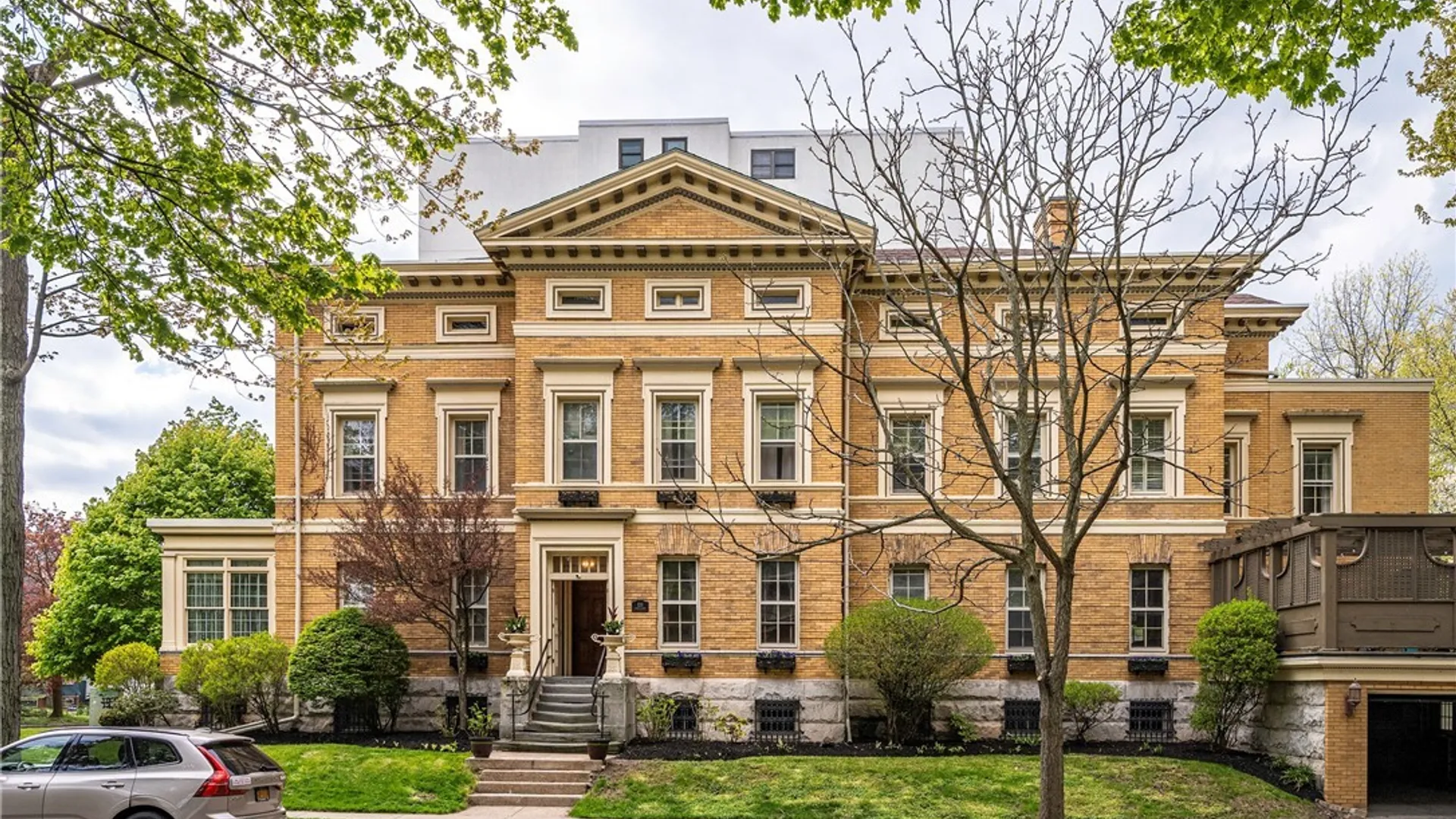 Property at 325 Summer Street, Buffalo, NY 14222 3