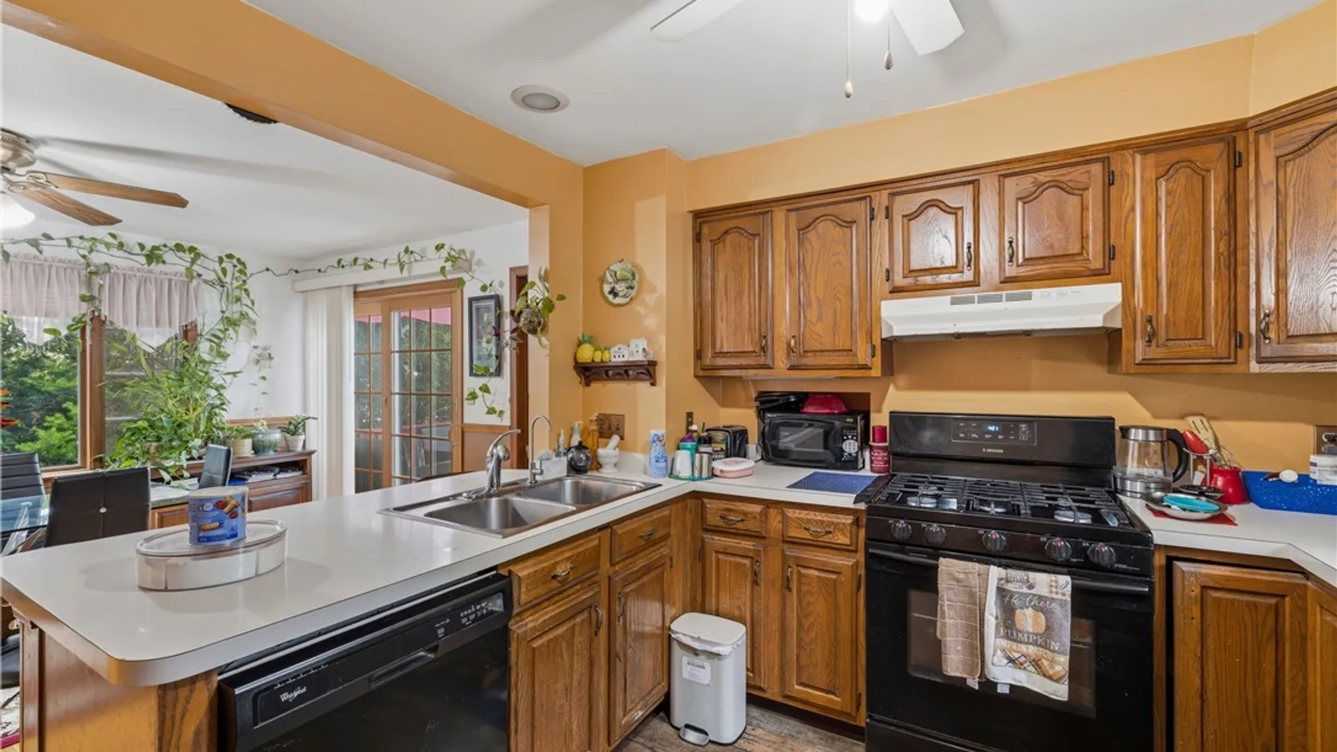 Property at 136 Mapleview Road, Cheektowaga, NY 14225 14