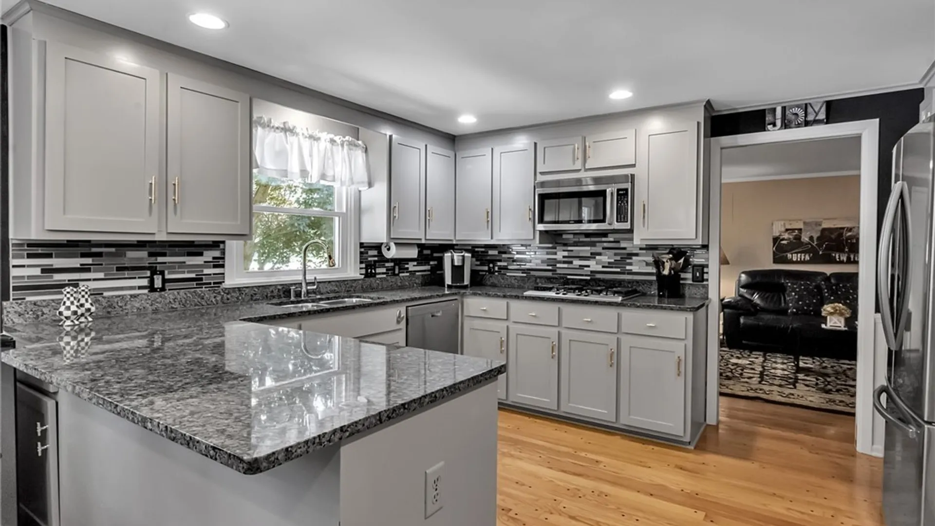 Property at 4660 Boncrest Drive, Clarence, NY 14221 11