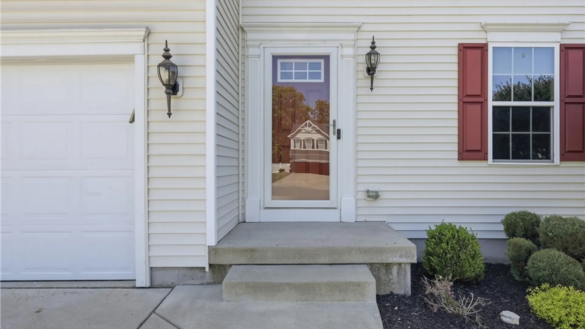 Property at 5067 Woodway Court, Hamburg, NY 14075 7