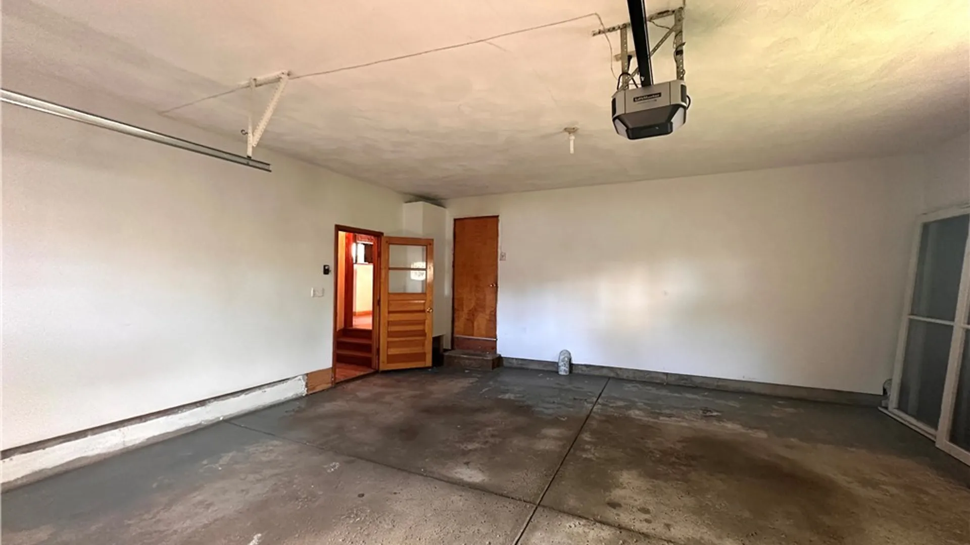 Property at 37 Brian Lane, West Seneca, NY 14224 24