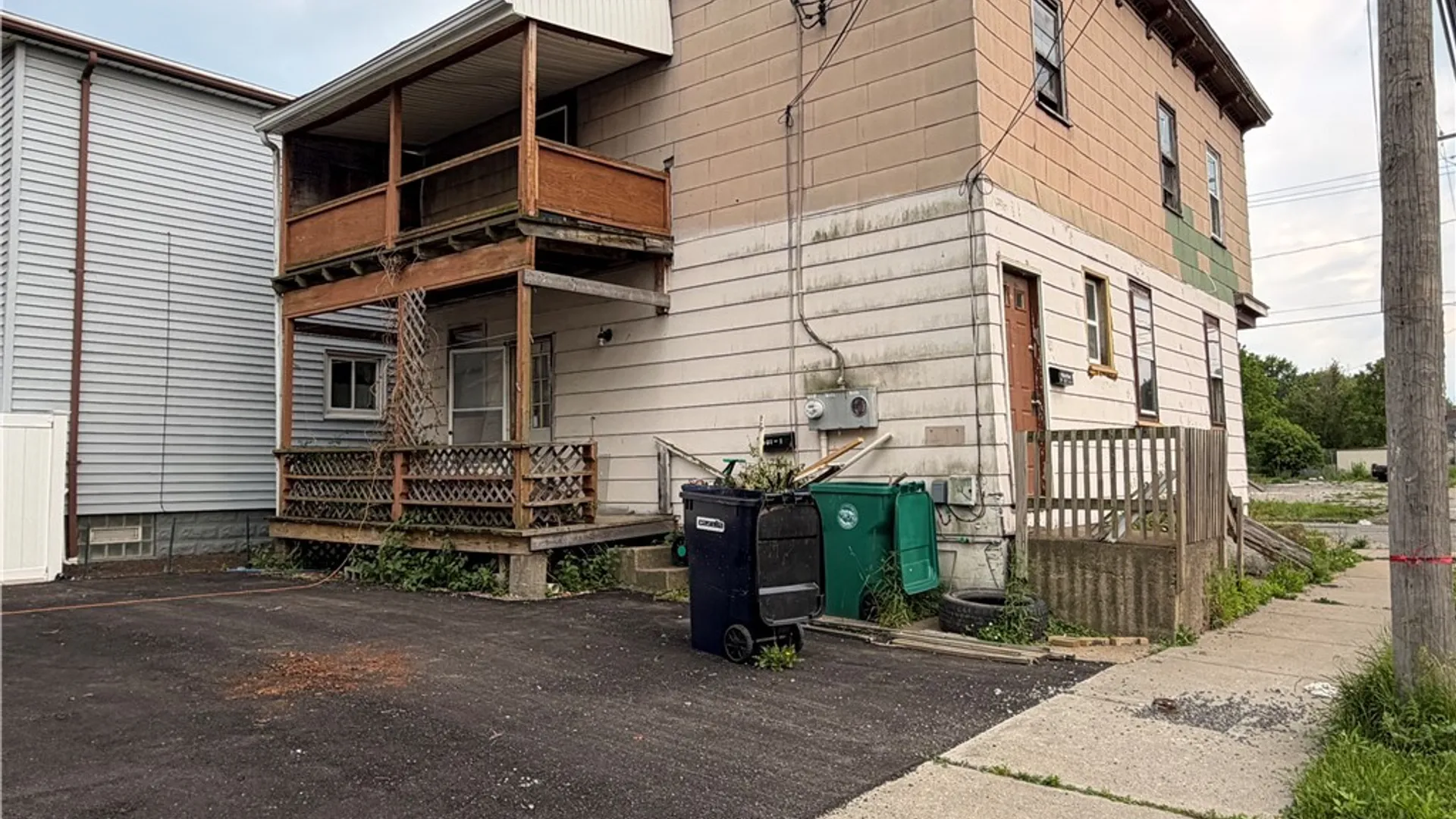 Property at 401 56th Street, Niagara Falls, NY 14304 4