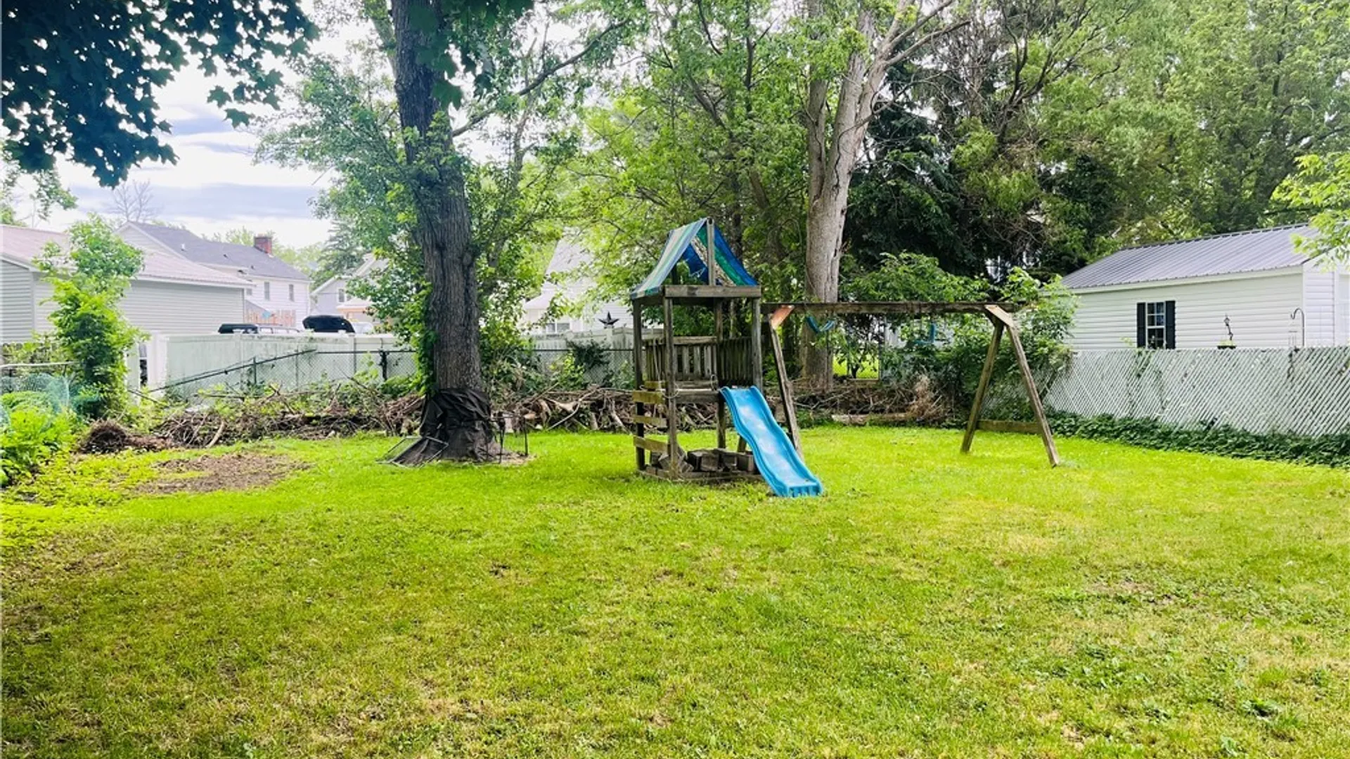 Property at 717 Pasadena Avenue, Niagara Falls, NY 14304 7