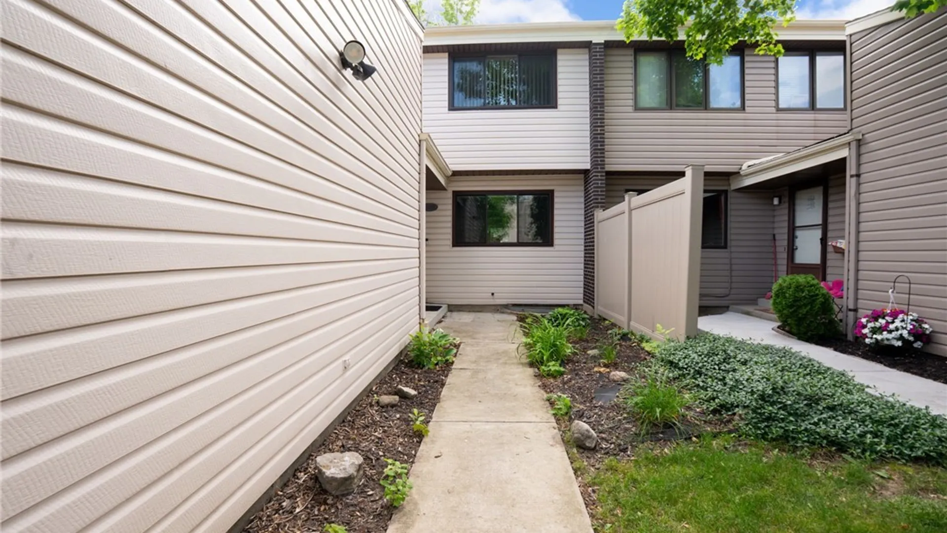 Property at 1502 Forest Edge Drive, Amherst, NY 14051 39