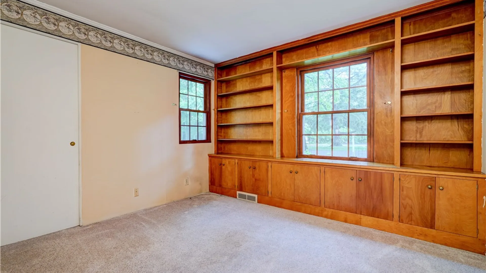 Property at 202 Nob Hl, Irondequoit, NY 14617 19