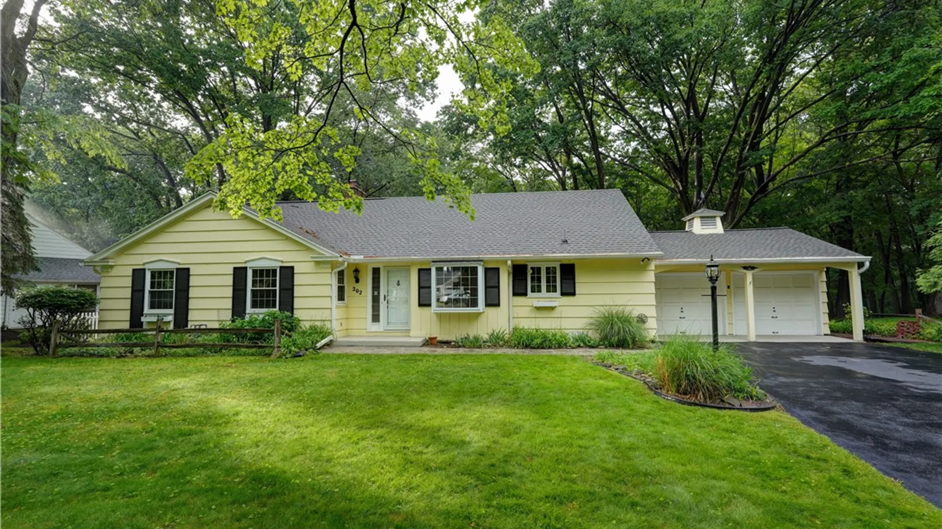 Property at 202 Nob Hl, Irondequoit, NY 14617 2