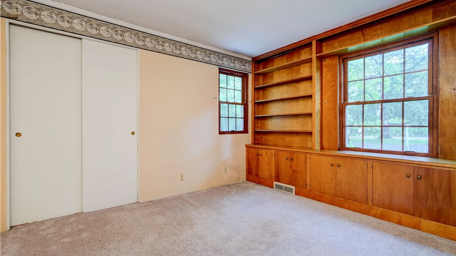 Property at 202 Nob Hl, Irondequoit, NY 14617 20