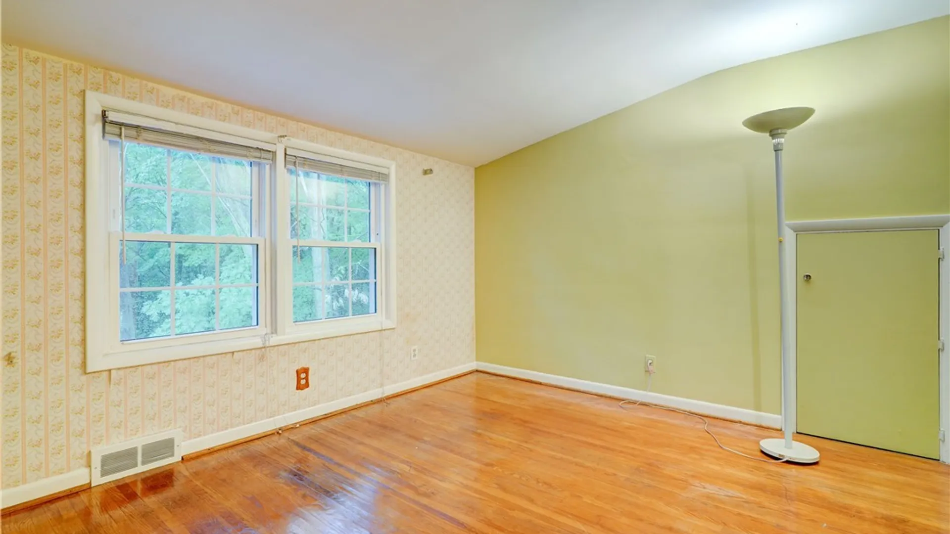 Property at 202 Nob Hl, Irondequoit, NY 14617 24