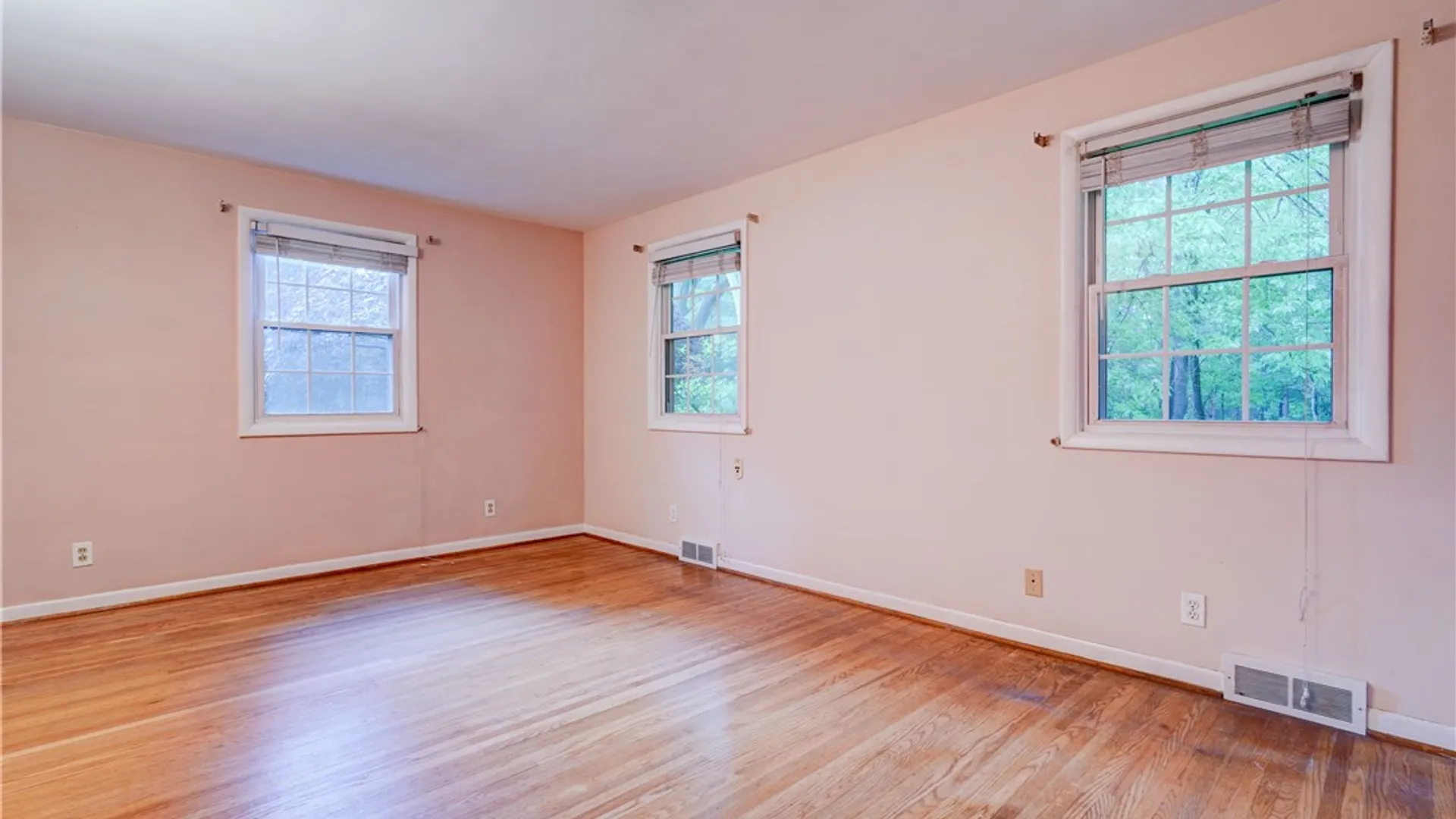 Property at 202 Nob Hl, Irondequoit, NY 14617 26