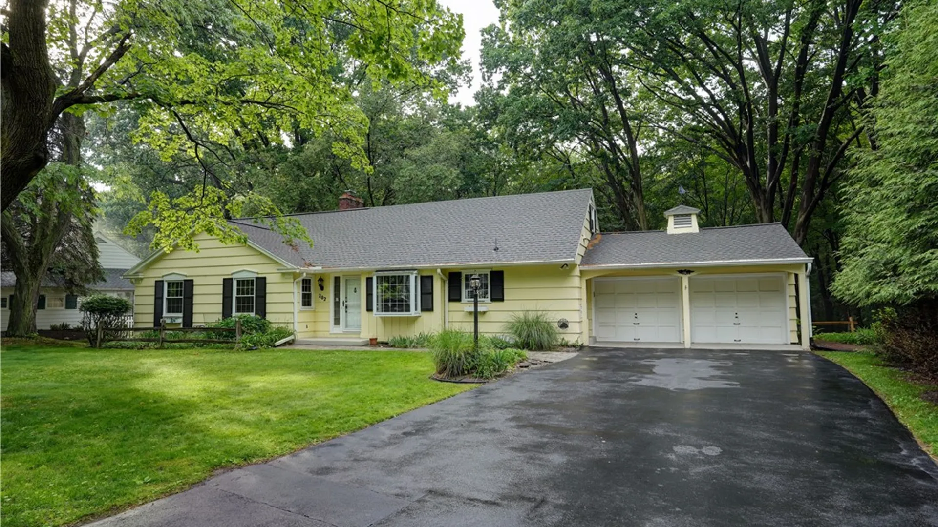 Property at 202 Nob Hl, Irondequoit, NY 14617 44
