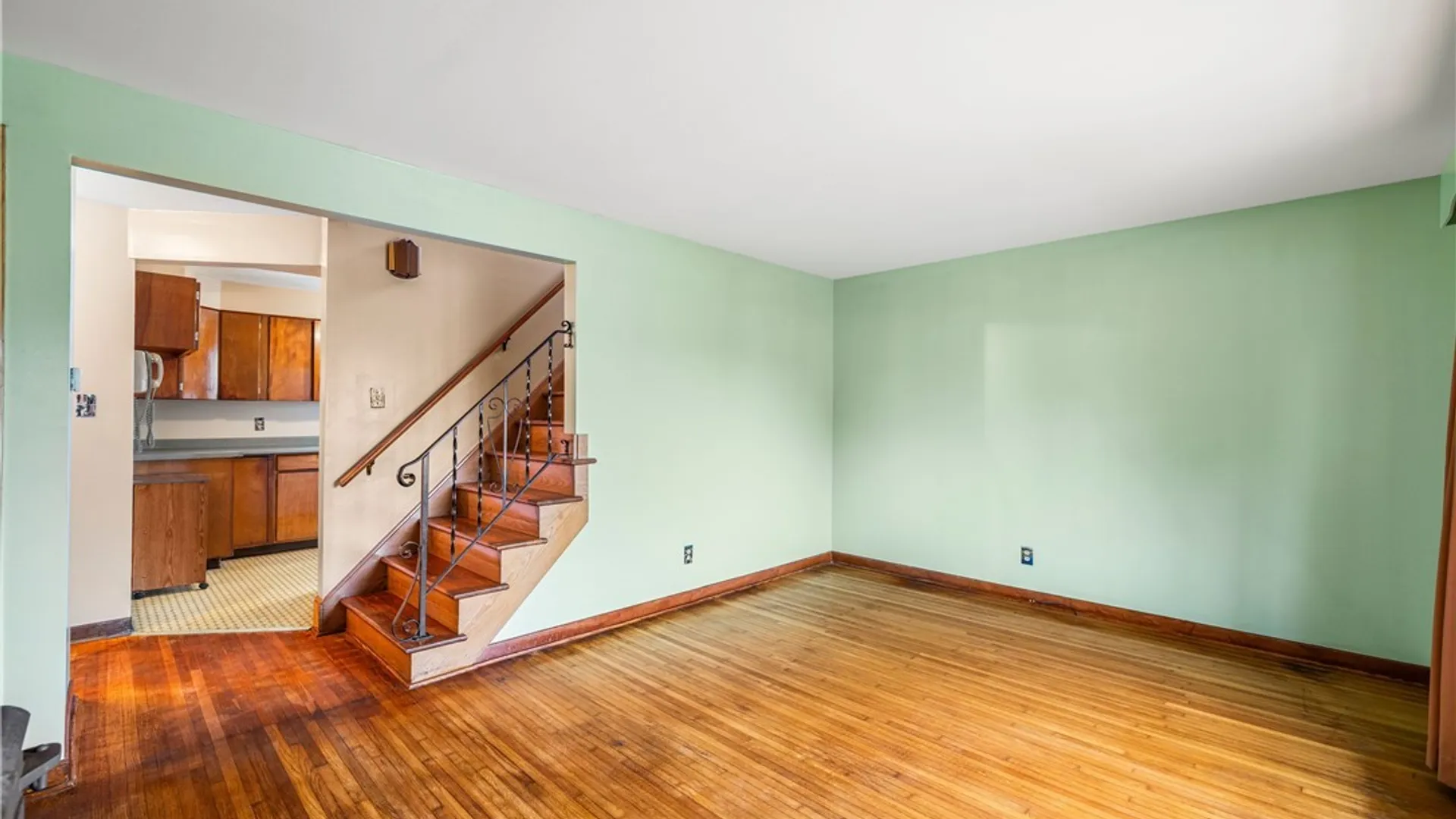 Property at 6 Nokomis Parkway, Cheektowaga, NY 14225 13