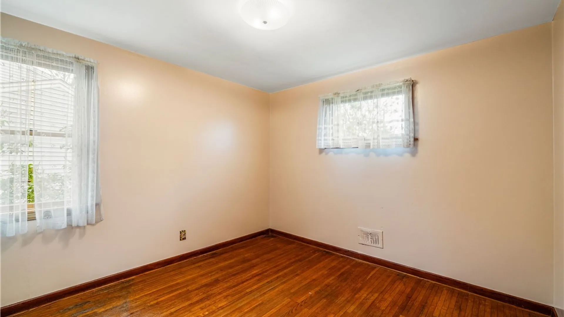 Property at 6 Nokomis Parkway, Cheektowaga, NY 14225 15