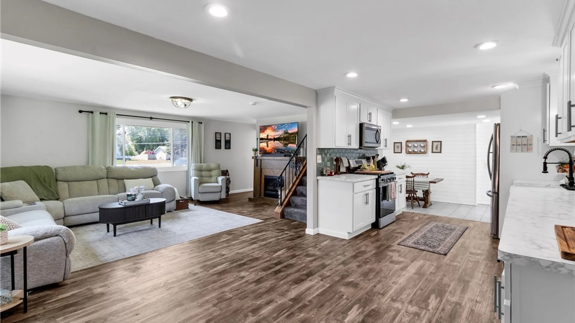 Property at 10 Laurelton Drive, West Seneca, NY 14224 10