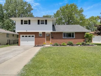 Property at 10 Laurelton Drive, West Seneca, NY 14224