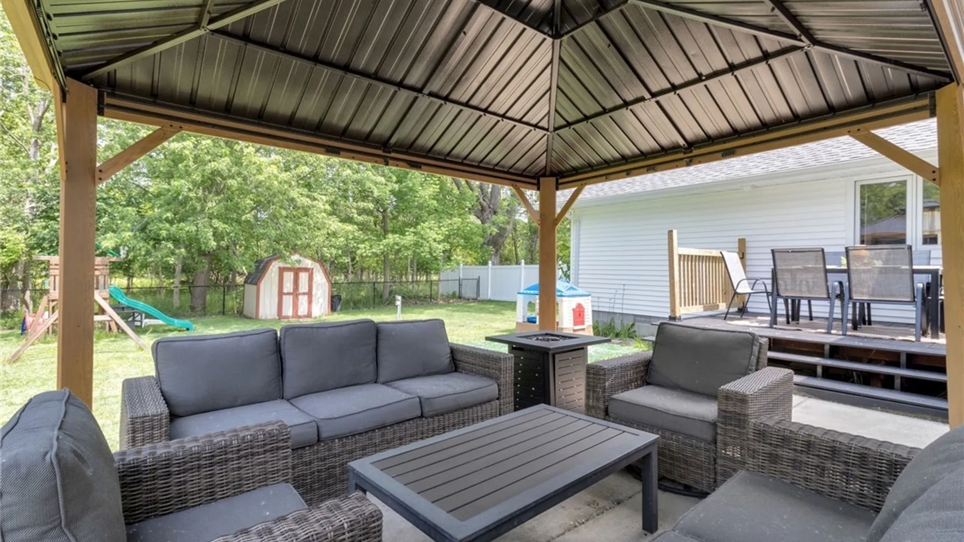 Property at 10 Laurelton Drive, West Seneca, NY 14224 40