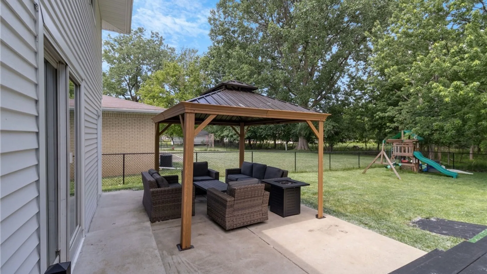 Property at 10 Laurelton Drive, West Seneca, NY 14224 41