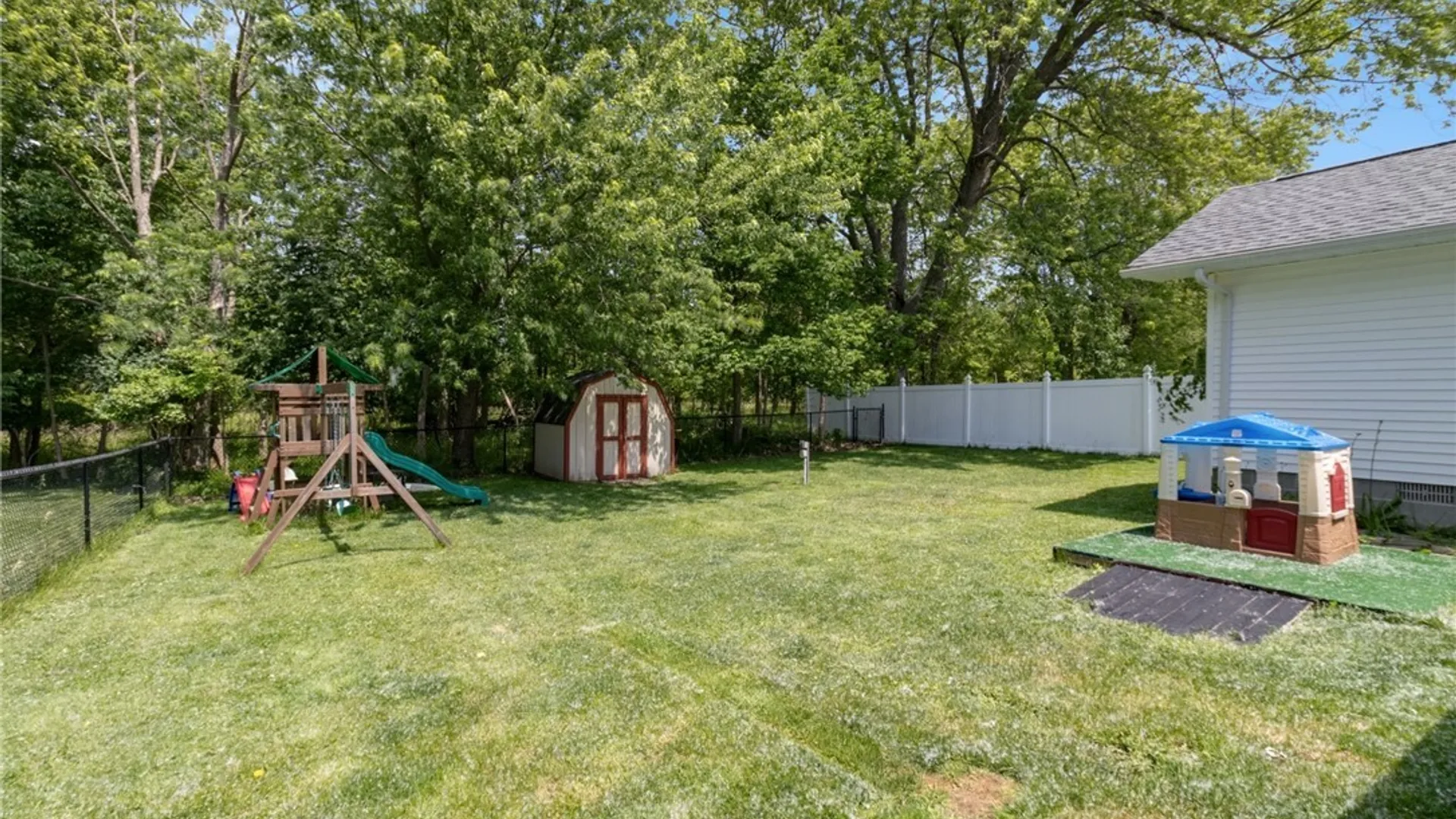 Property at 10 Laurelton Drive, West Seneca, NY 14224 44